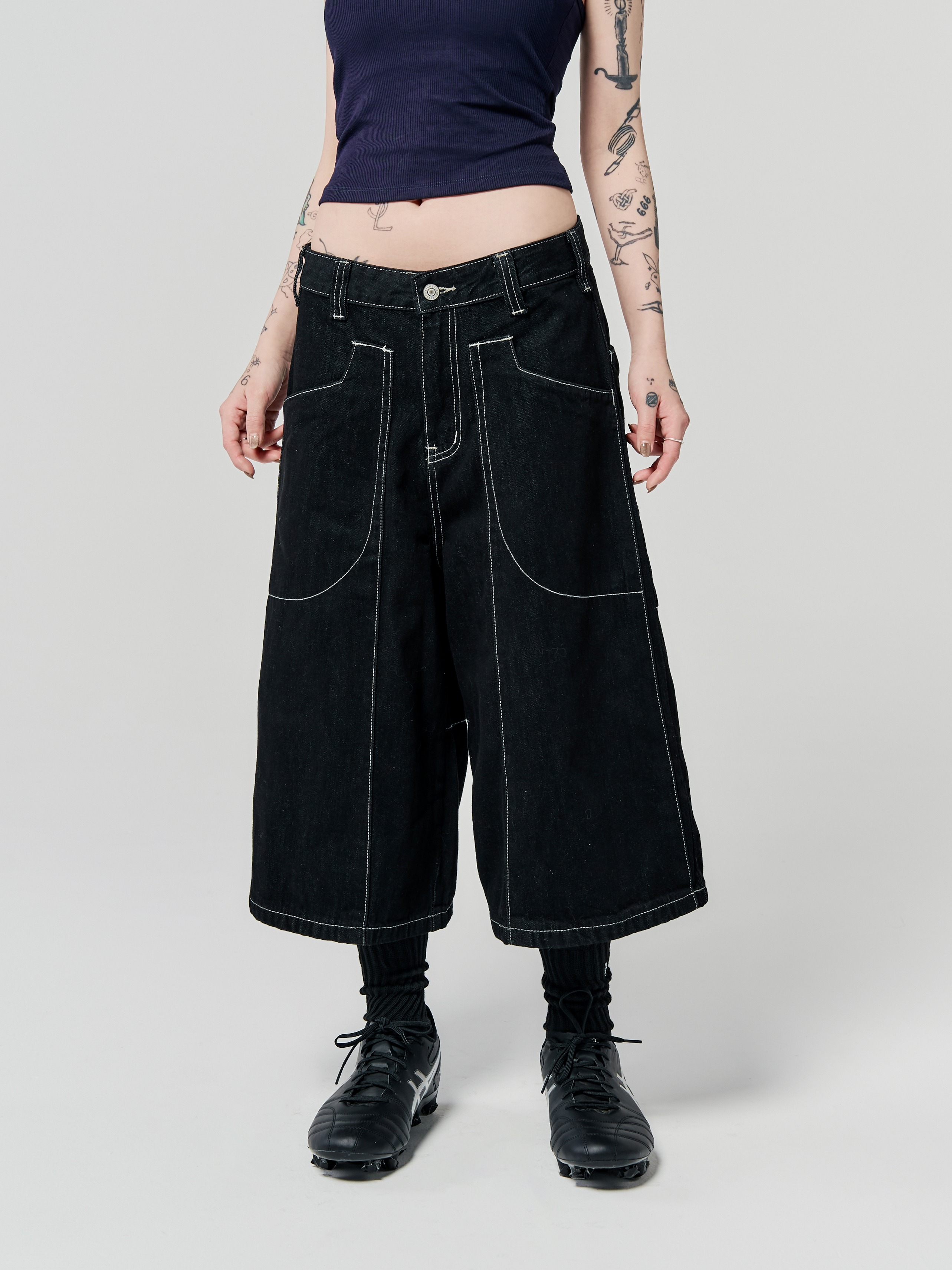 挺版原丹寧反車短褲