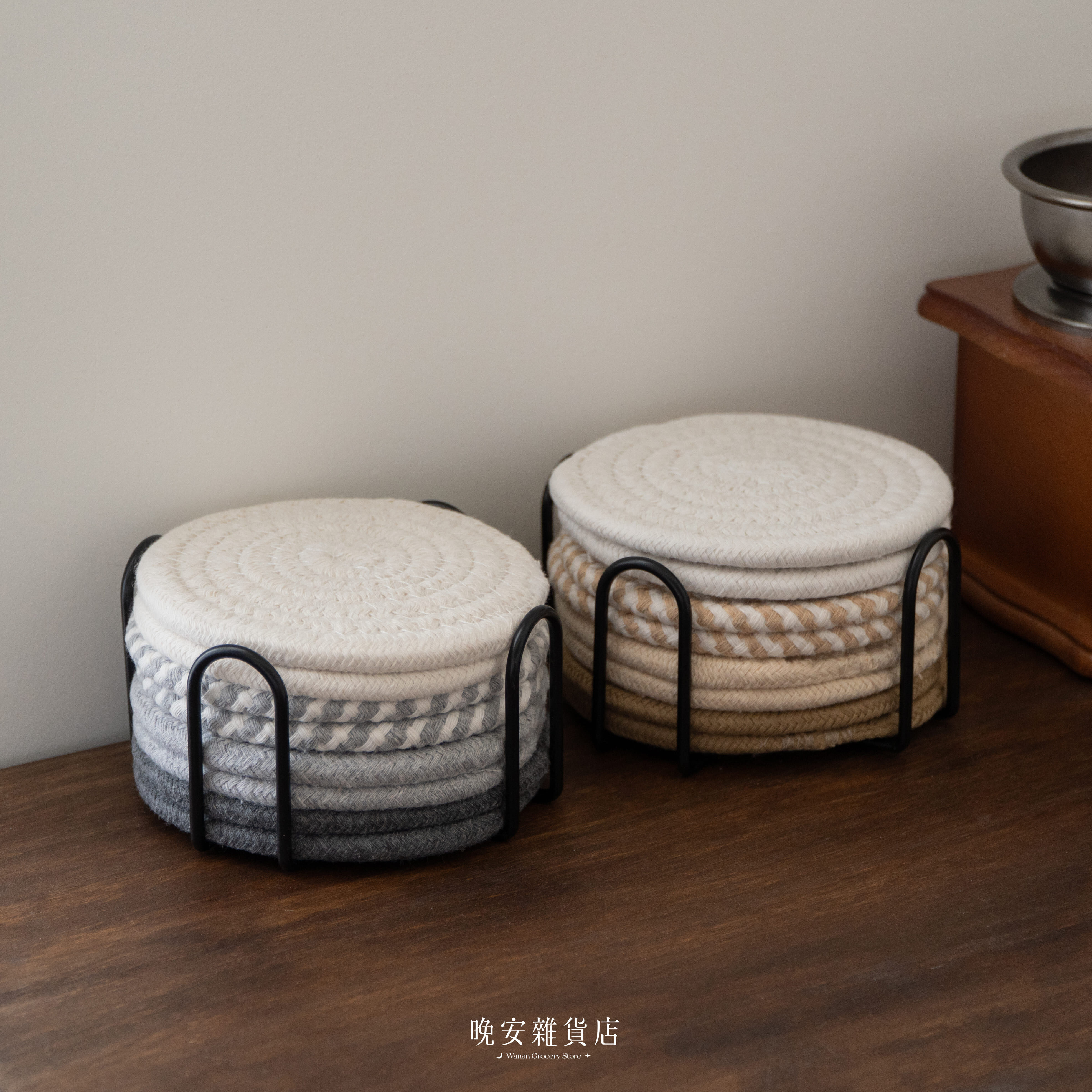 【桌面守護墊】棉麻杯墊組【8入+收納架】｜吸水杯墊