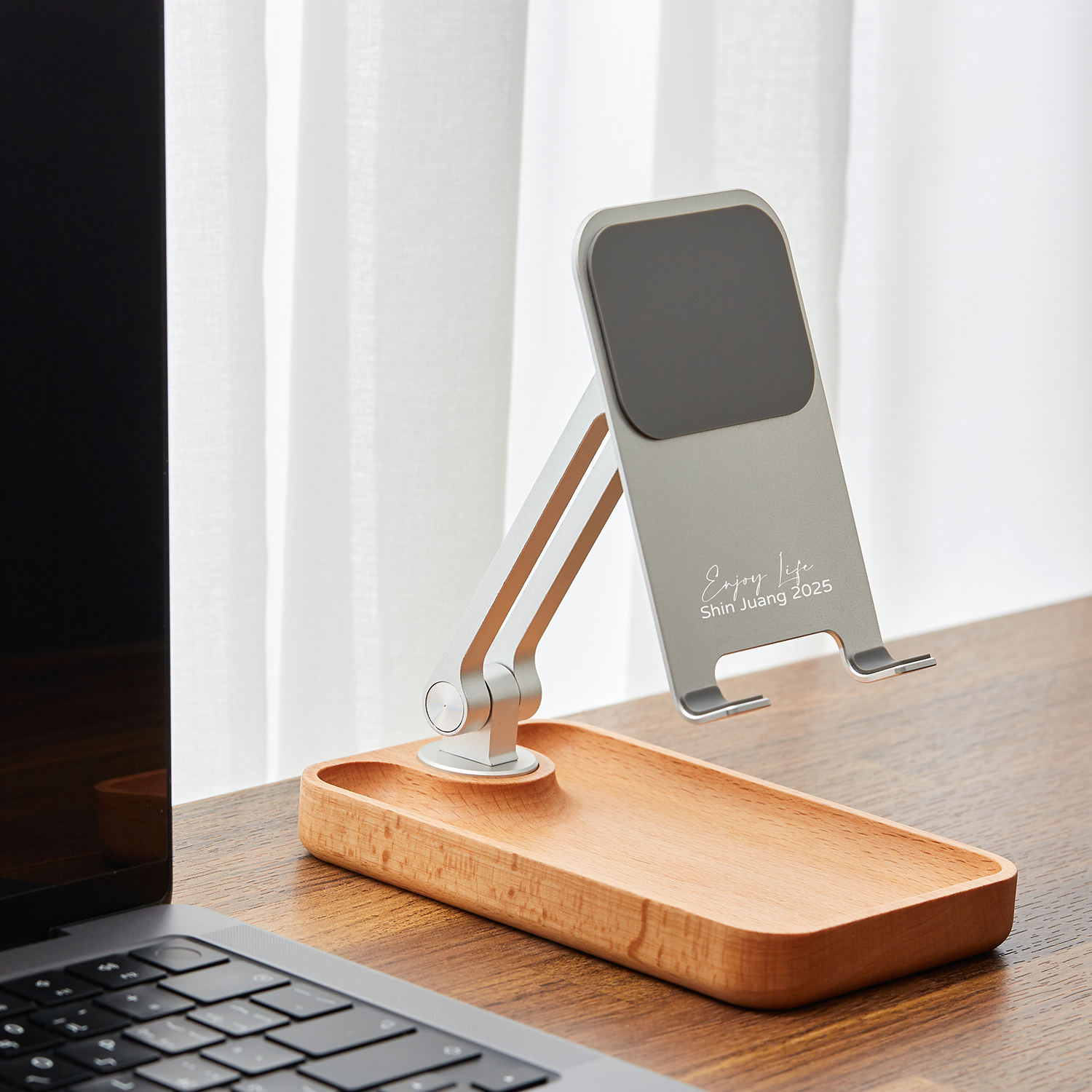 原木手機支架座禮盒|客製化鐫刻|航太鋁合金|實木置物盤|質感設計