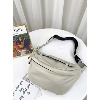 奶油白真皮牛皮鏈條腰包 189659