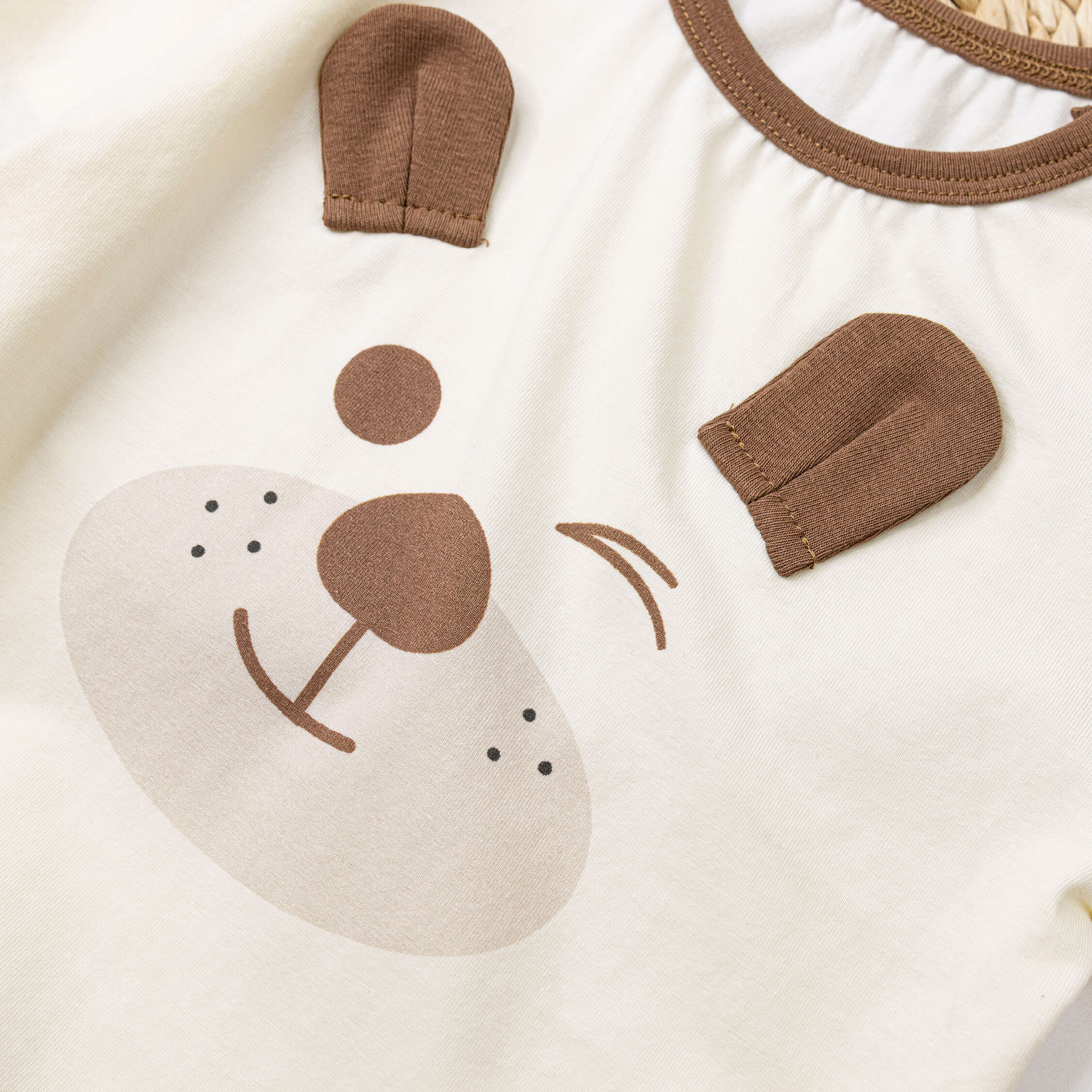 淘氣眨眼雀斑熊熊上衣 (H50685)