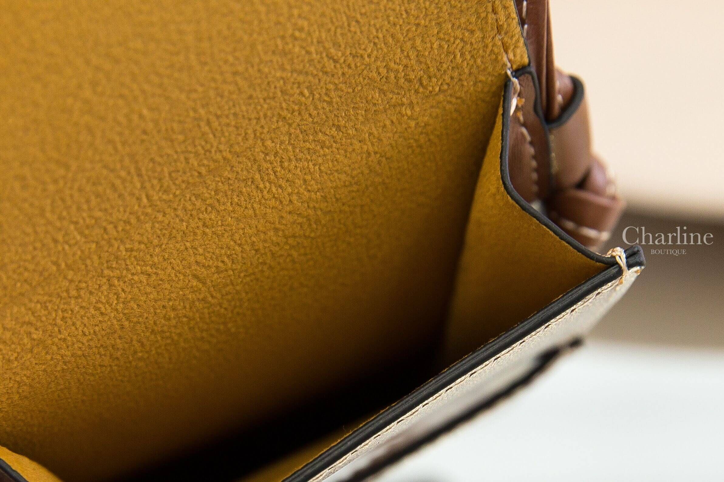 Celine Triomphe Metal 01 Sunglasses In Metal 金色金屬橢圓框側邊立體凱旋門琥珀鏡腳綠色鏡片太陽眼鏡附棕褐色肩背包兩件組-Charline Boutique 精品代購
