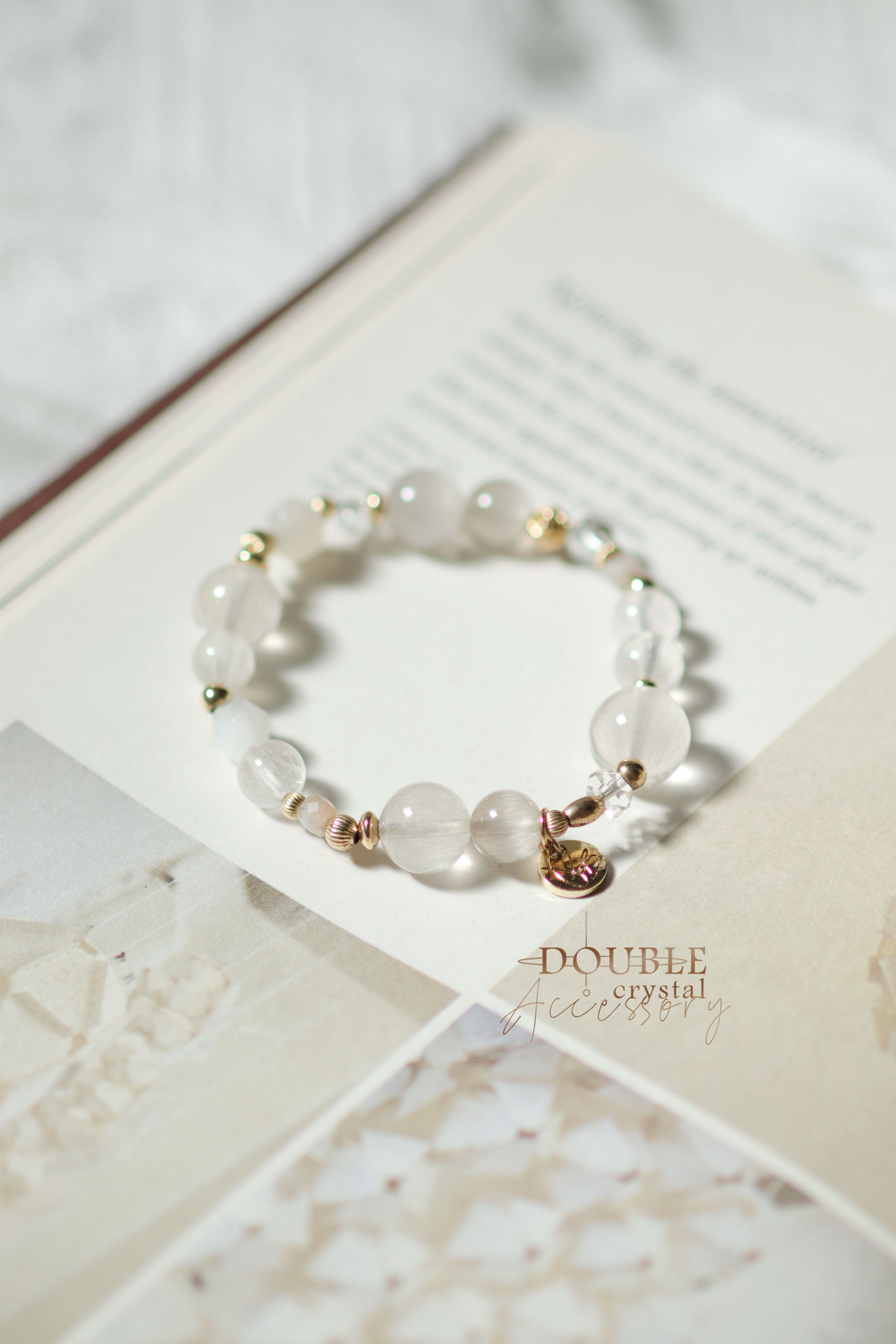 透明裡漂浮：婚紗白兔毛．銀月光方糖．白水晶