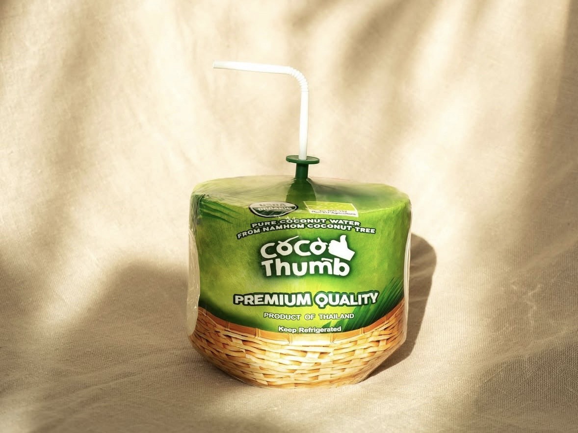 【預購 八月到貨】泰國Coco Thumb 易開開水椰子(附吸管)