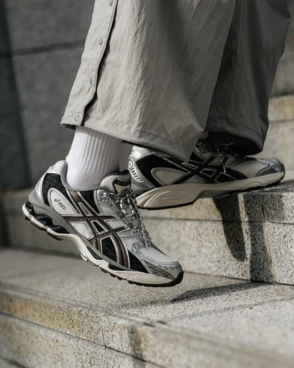 【預購】ASICS GEL-NIMBUS 10 1 摩卡銀 1203A543107