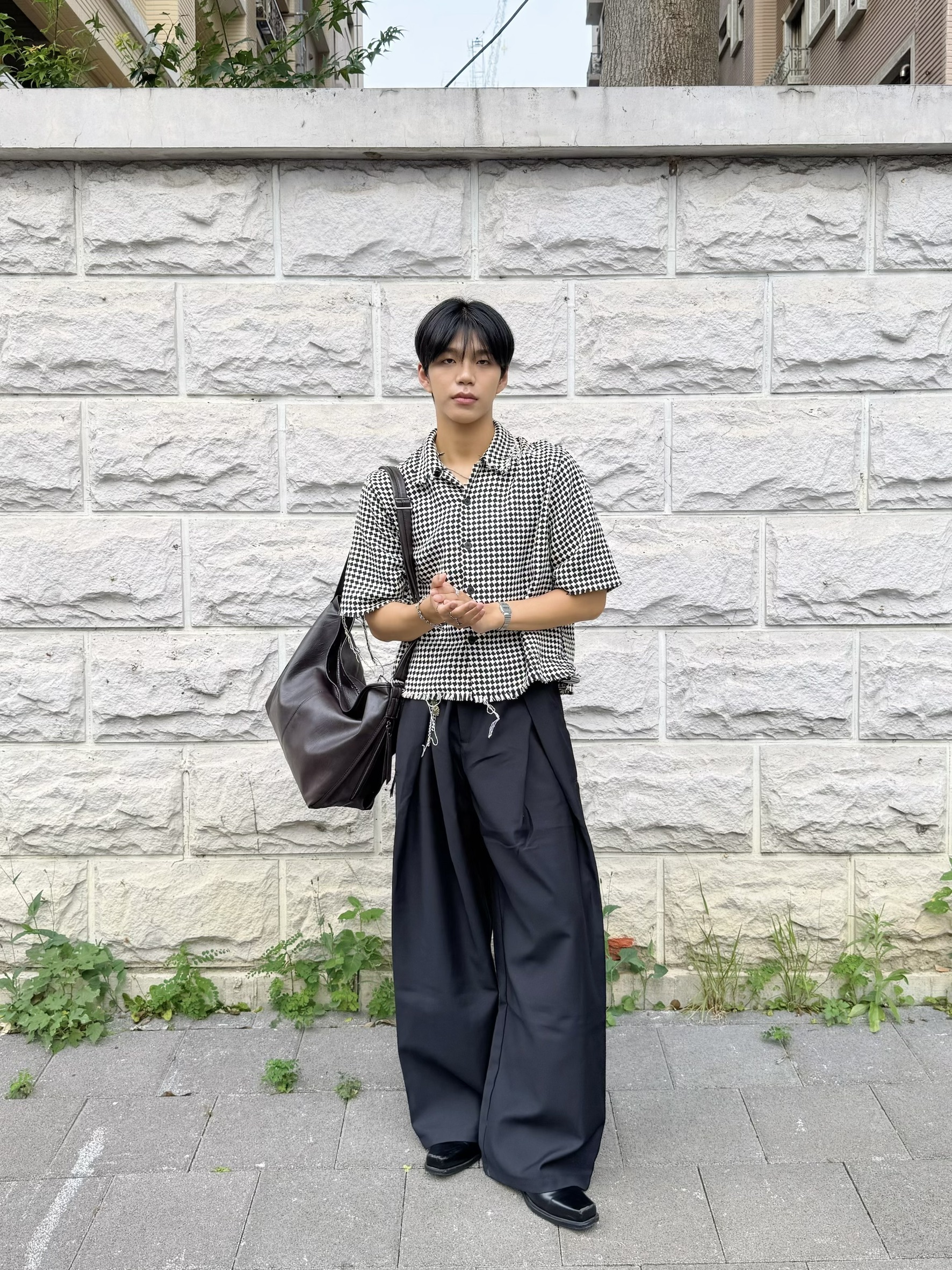 千鳥格不修邊短版襯衫