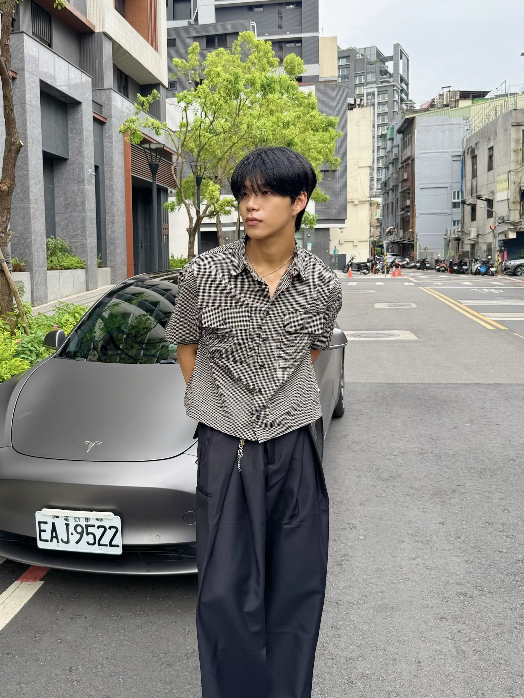 雙口袋粗格短版襯衫