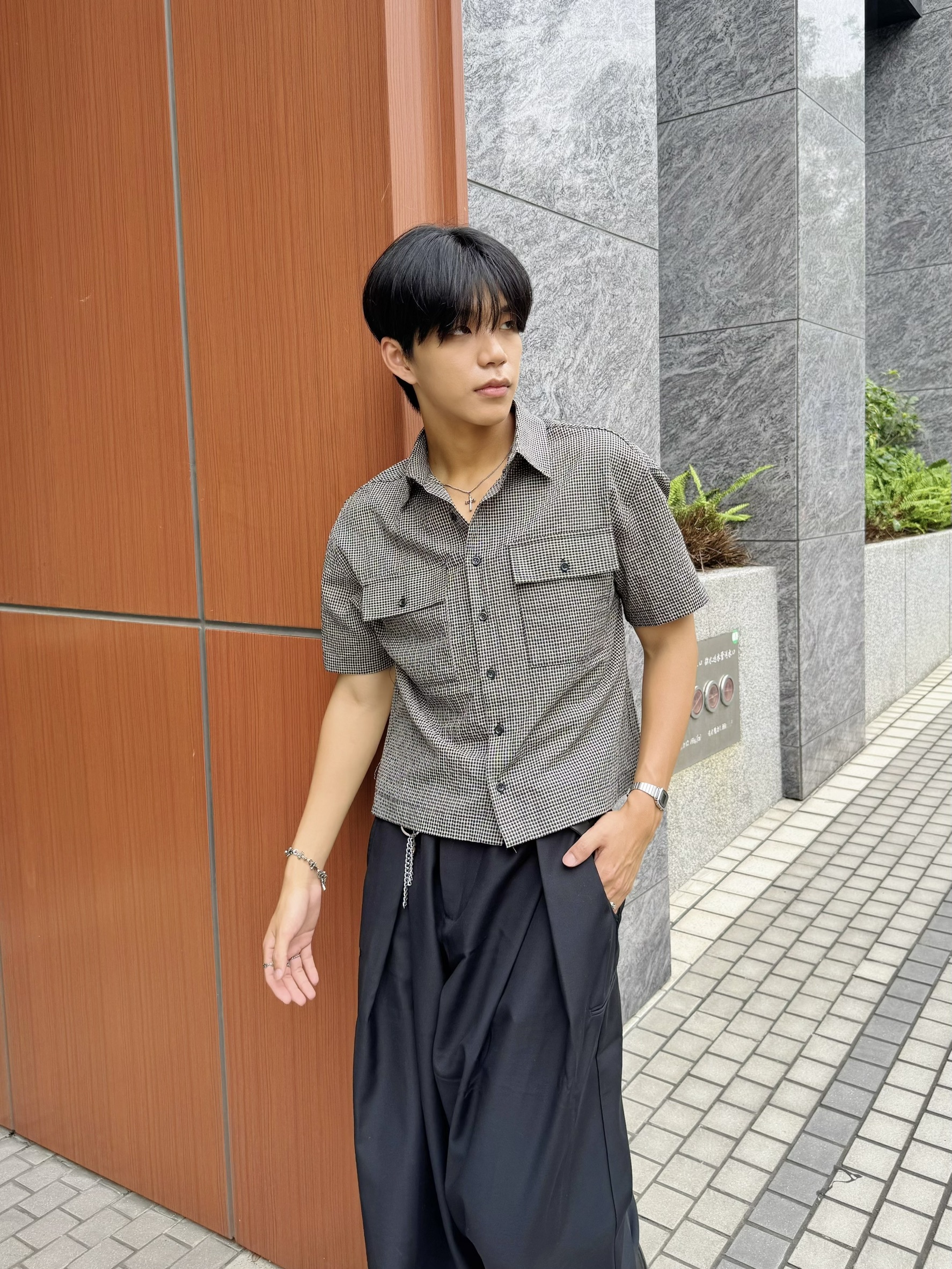 雙口袋粗格短版襯衫