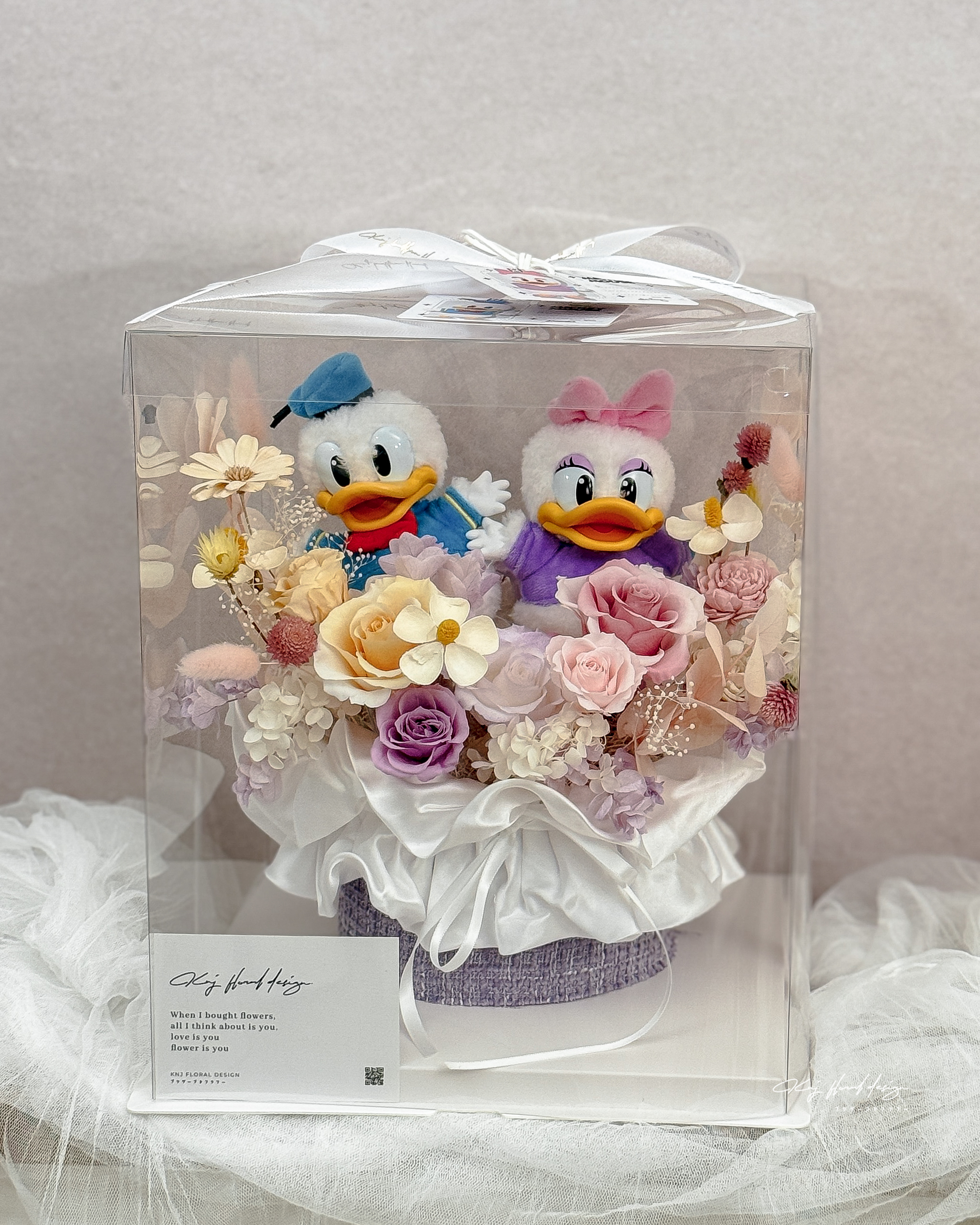 柔粉紫・黛西唐老鴨永生花盒（附正版收藏玩偶）
