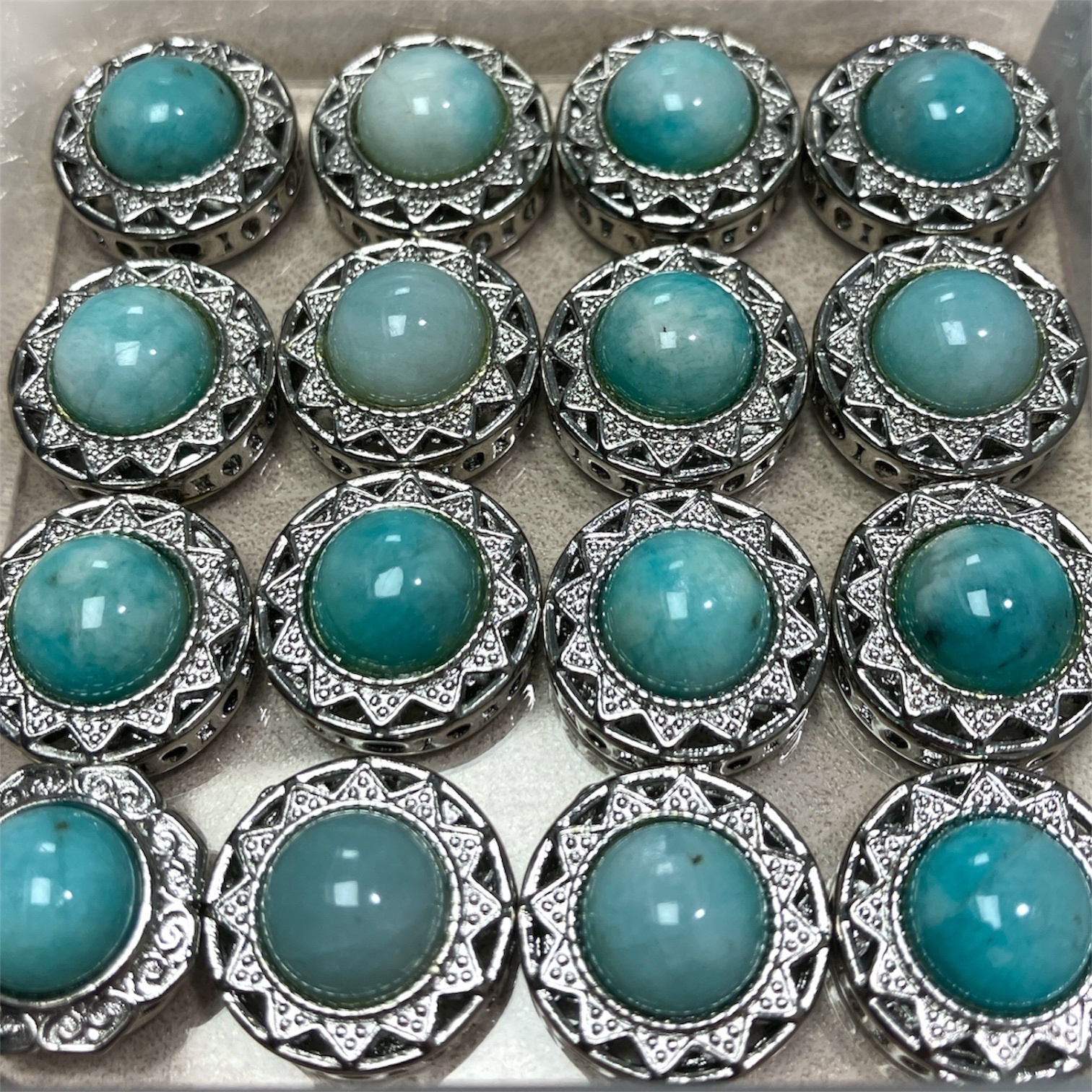 250703 - A99 天河石太陽花銀色圓形隔珠1粒