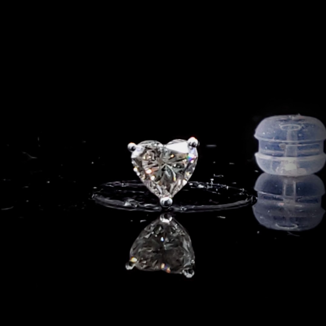 18K White Gold 0.28ct Heart Shaped Diamond Single Earring