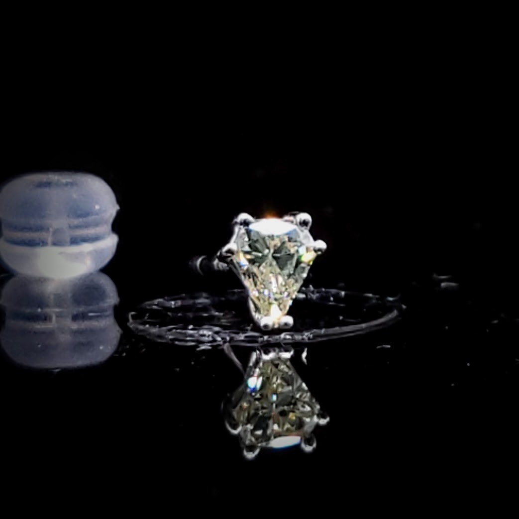 18K White Gold 0.18ct Light Yellow Hexagonal Diamond Single Earring