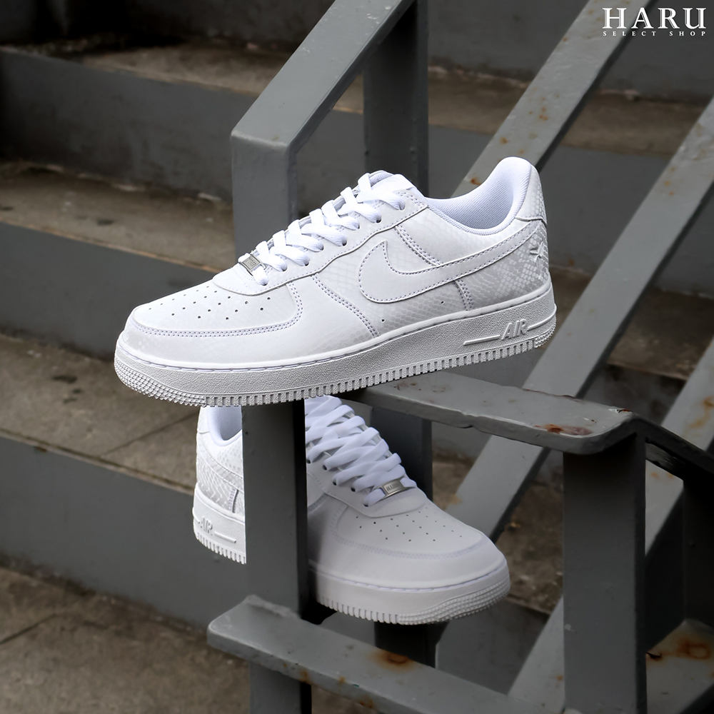 Kobe Bryant x Nike Air Force 1 Low "Triple White" 全白 蛇麟 AF1 刺繡背號 復古休閒鞋 IB0018-100