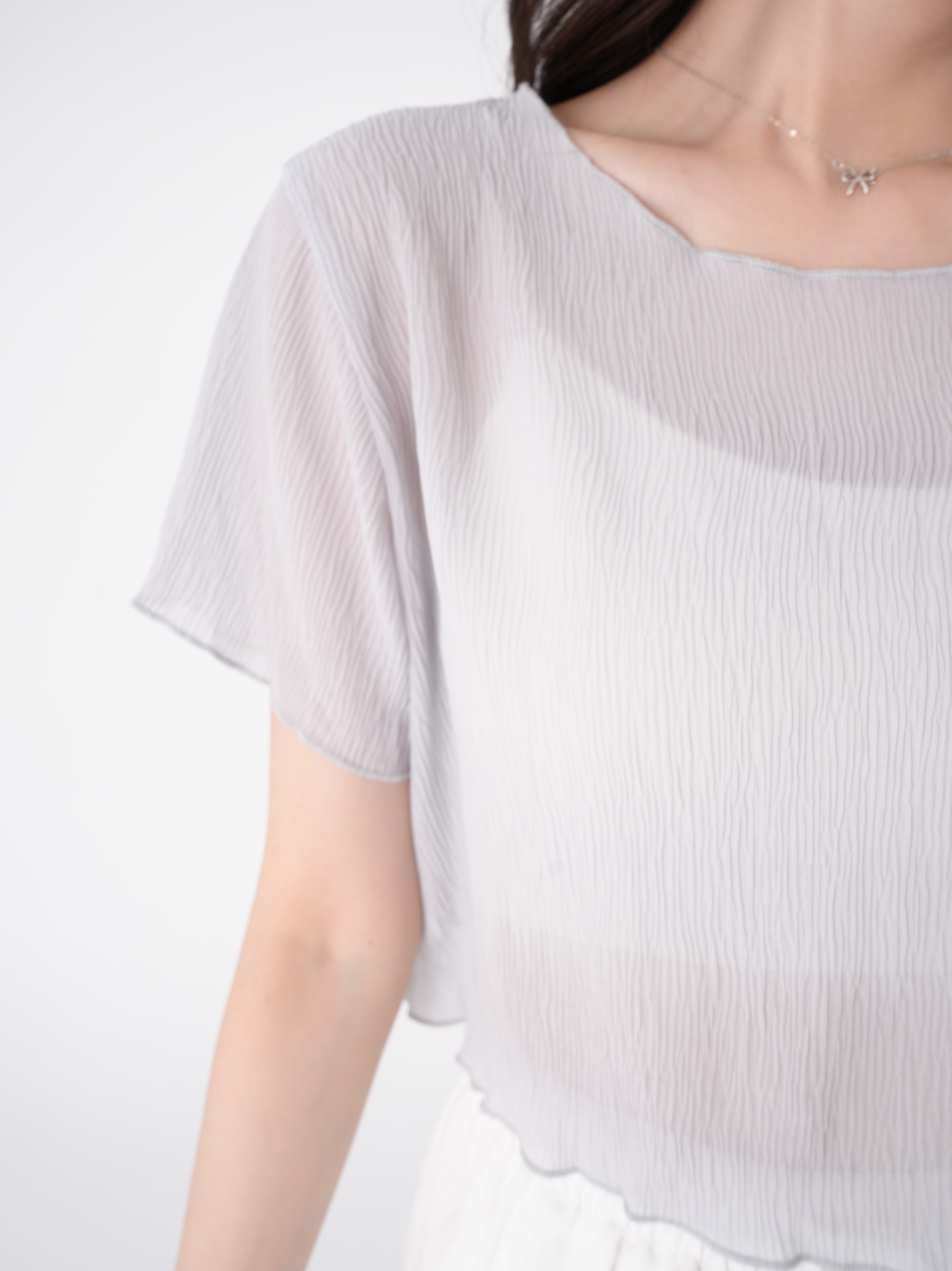 法朵Fado shop｜ 木耳捲邊壓褶紋短版上衣 0313007 (S-L可穿) 五色