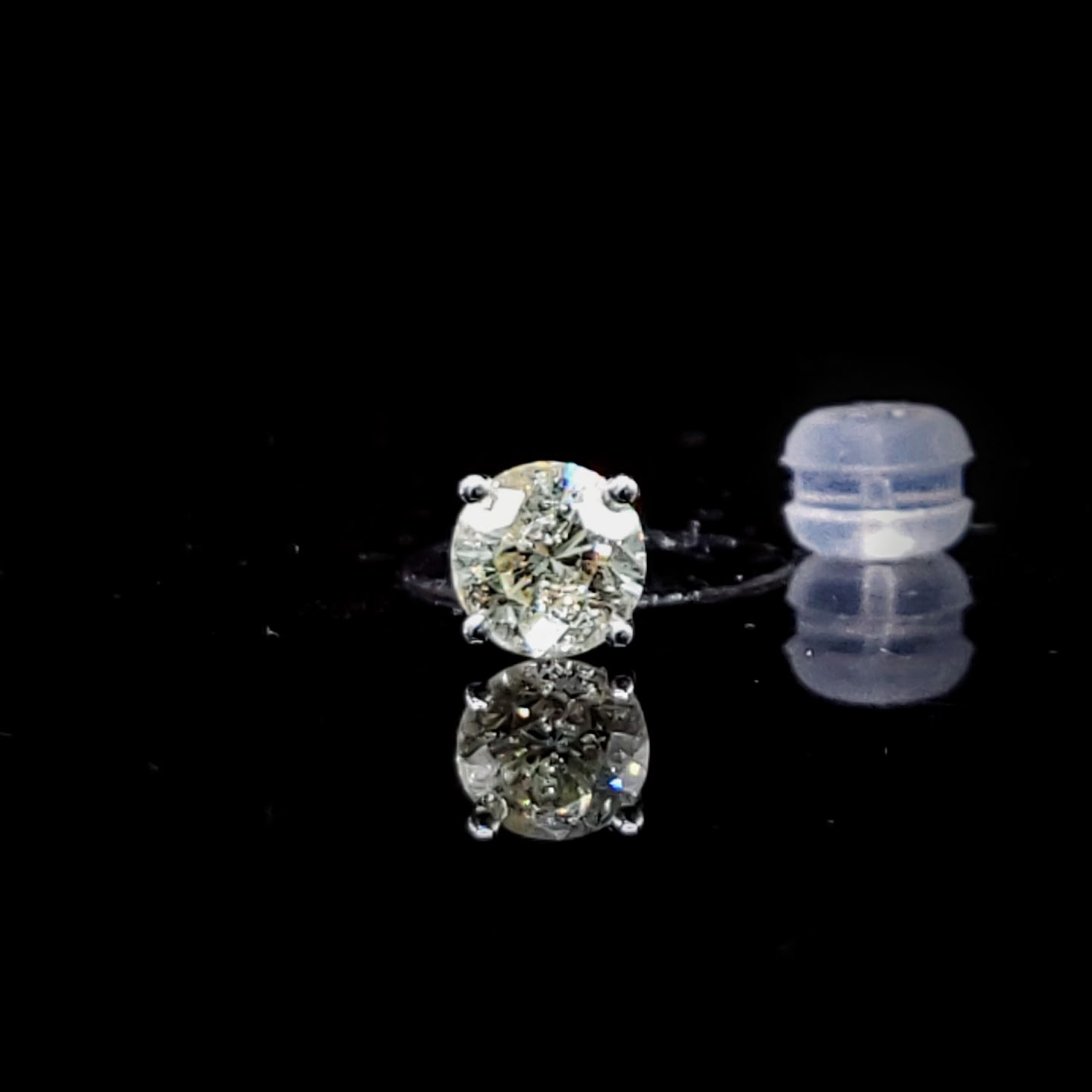 全新18K白金【主石54份淺黃鑽】單耳環