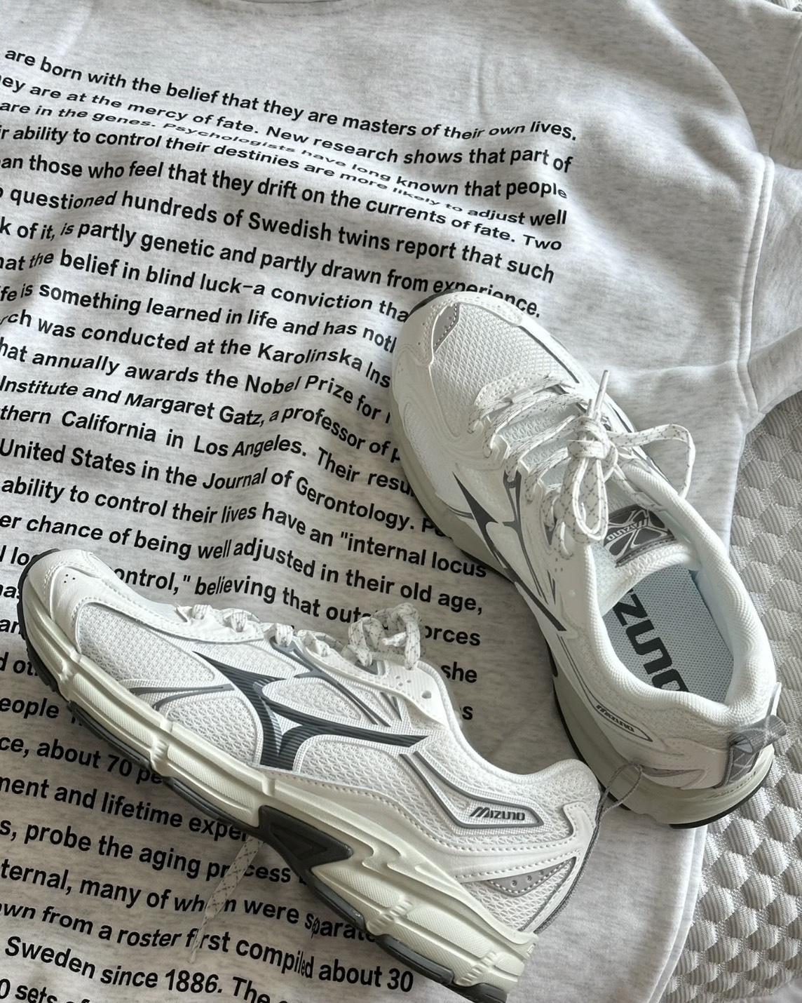 【現貨】Mizuno Speed 10s 復古 米白灰 緩震 透氣 白天使