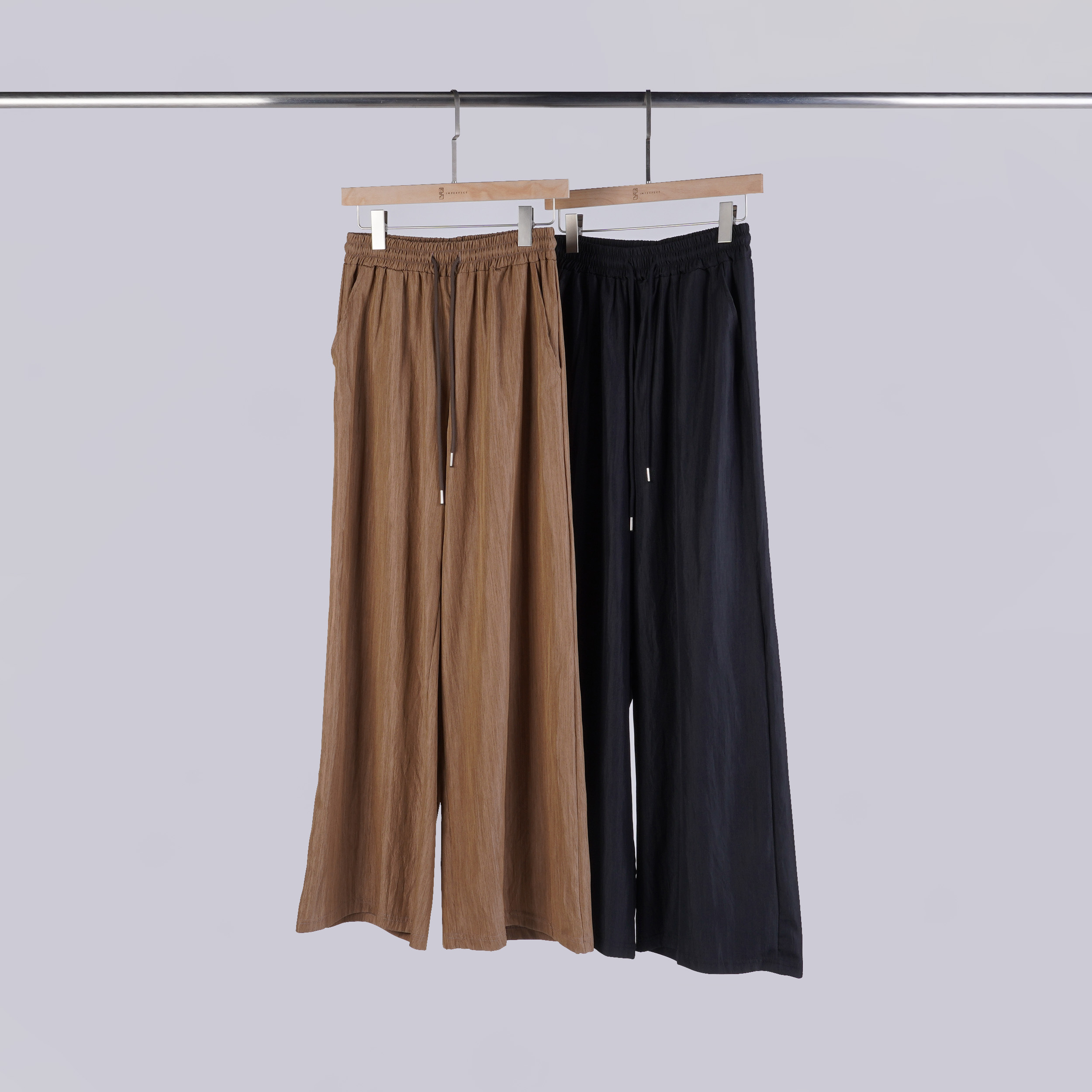 質感壓紋抽繩寬褲 | 2色