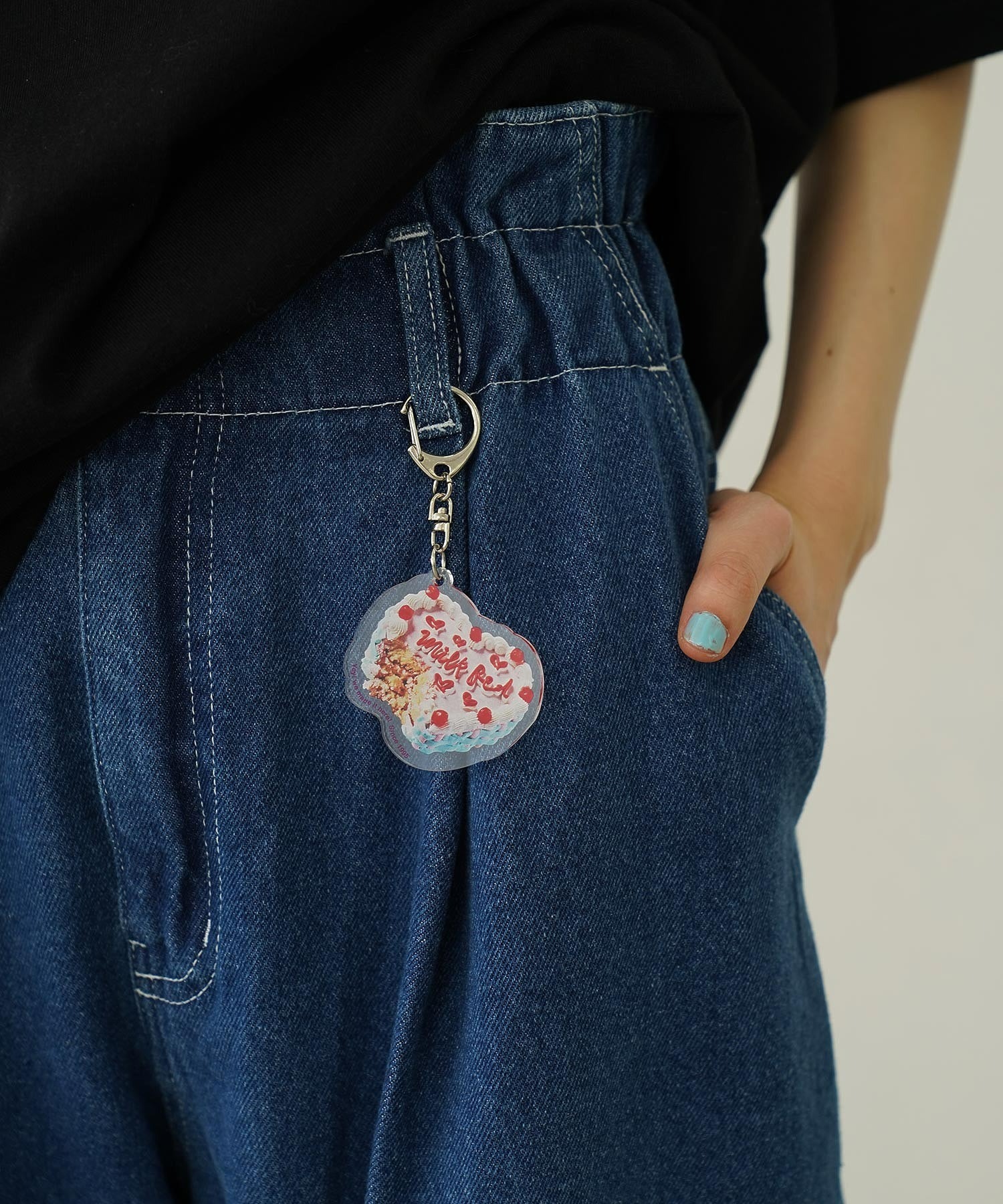 Milkfed 30TH ANNIVERSARY CAKE KEYCHAIN