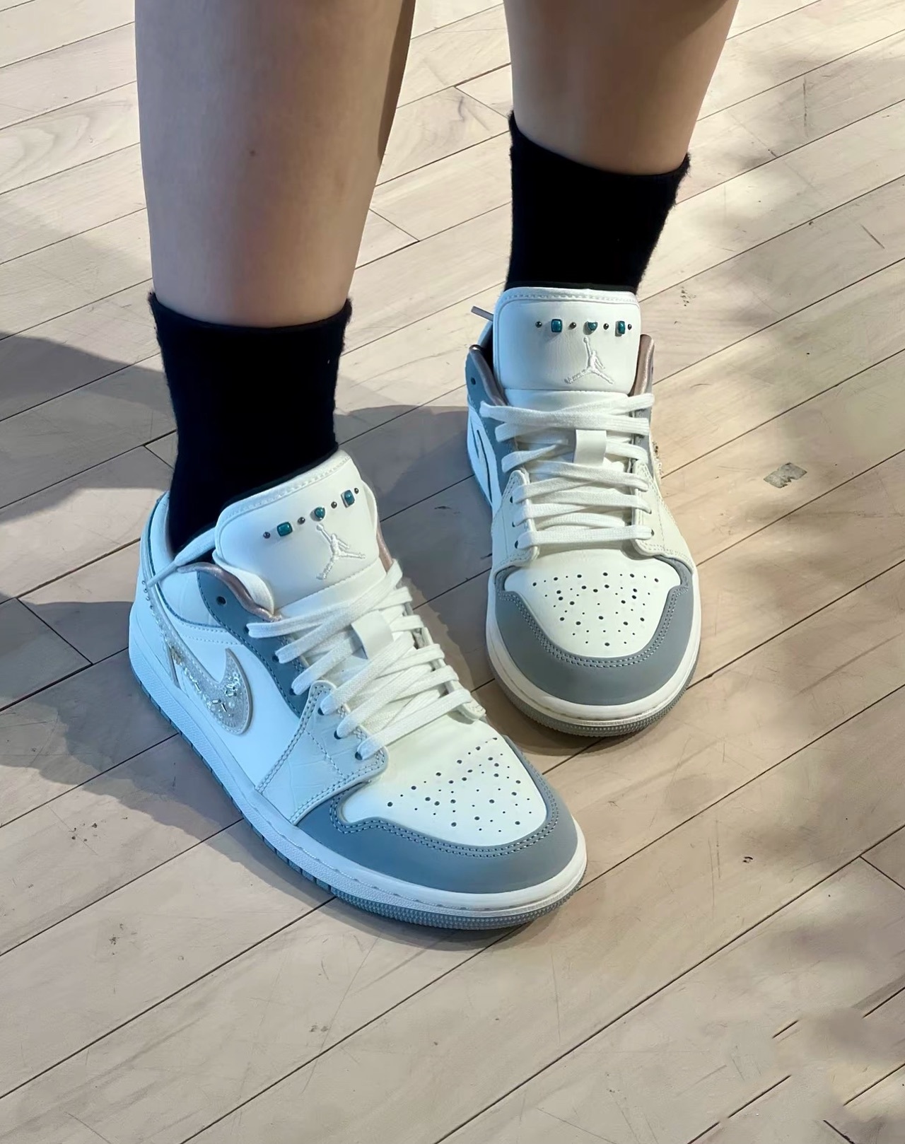 NIKE AIR JORDAN 1 Low PEARL 米白寶石奶油藍灰松石綠 id7323-100