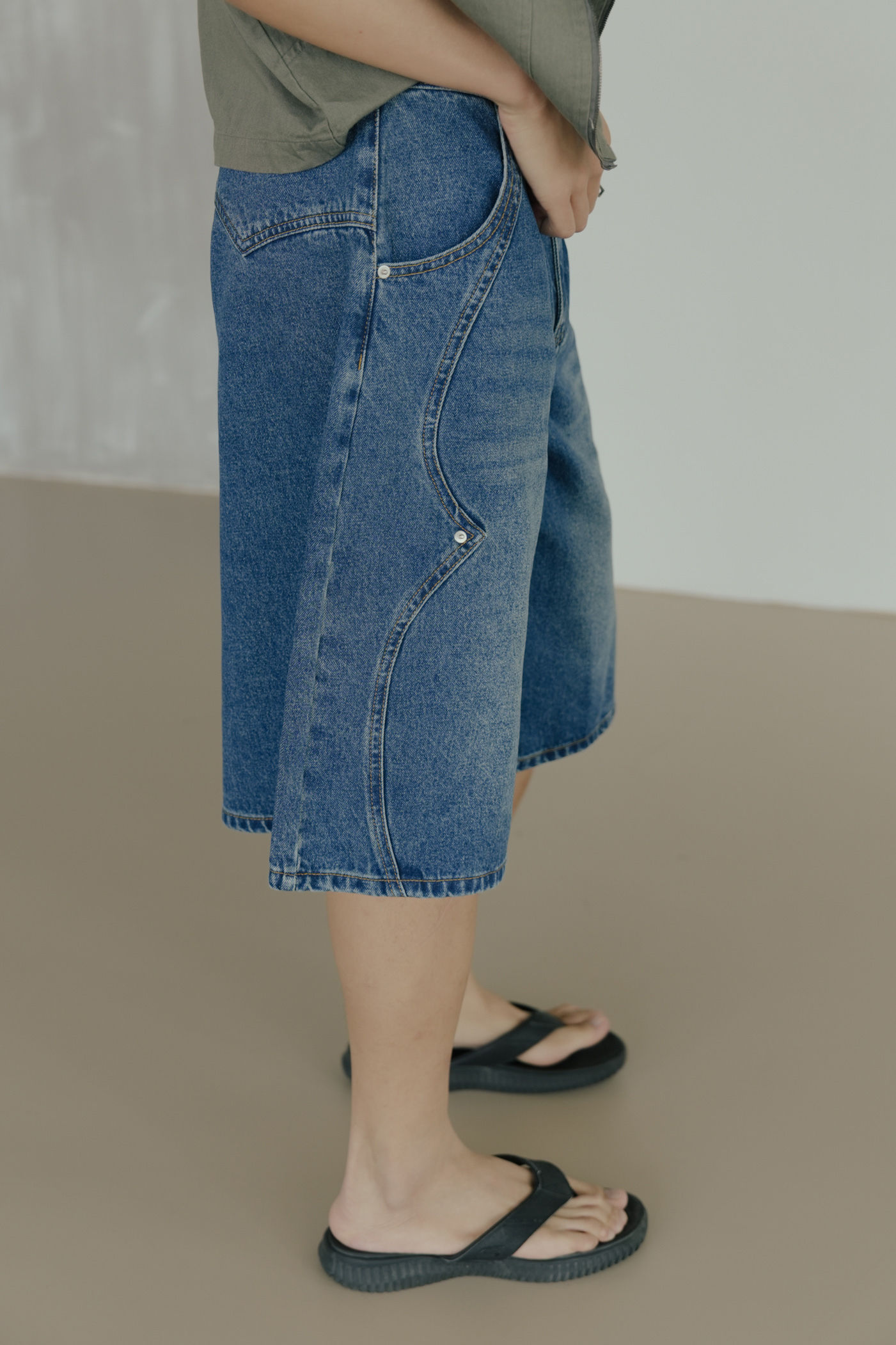 Western Bermuda Shorts #短褲