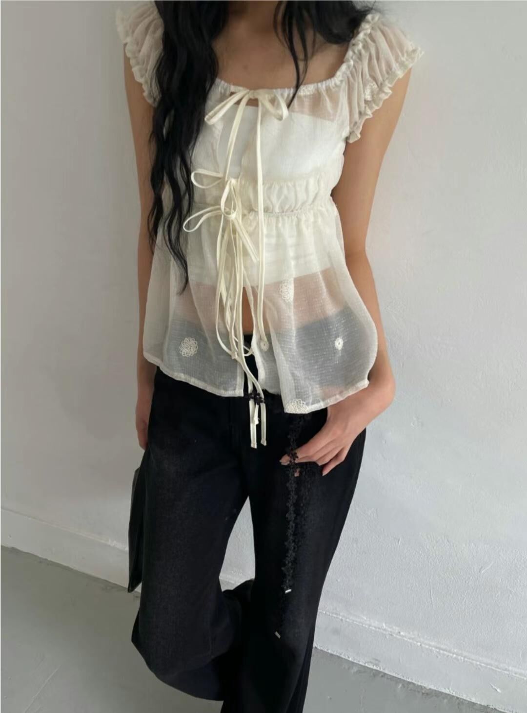 #V006 花花透膚綁帶背心