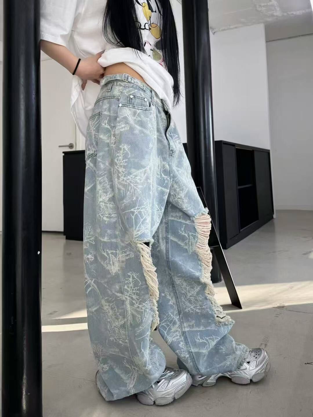 #B006 水洗植物花紋破爛牛仔褲