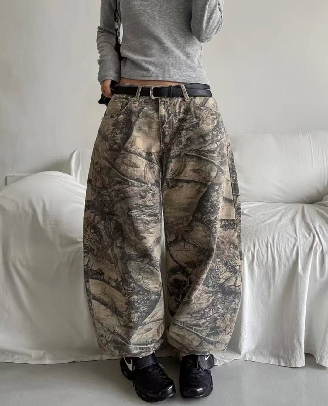 #B008 木紋迷彩彎刀褲