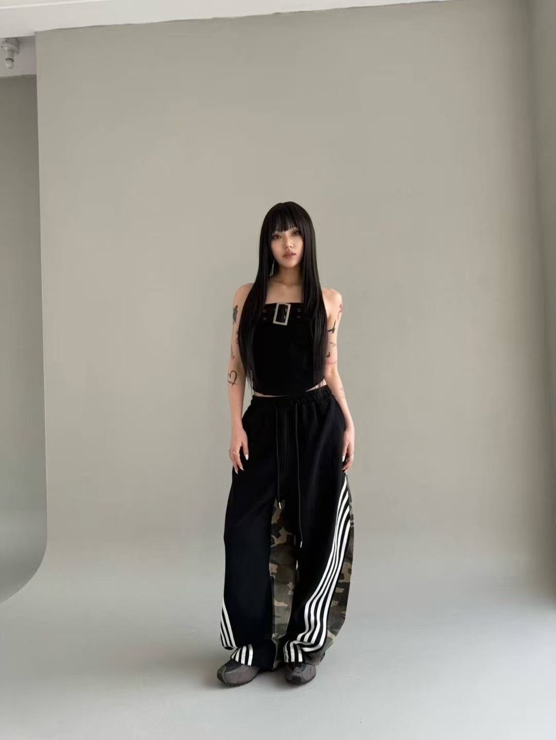 #B005 印花拼接寬鬆運動褲