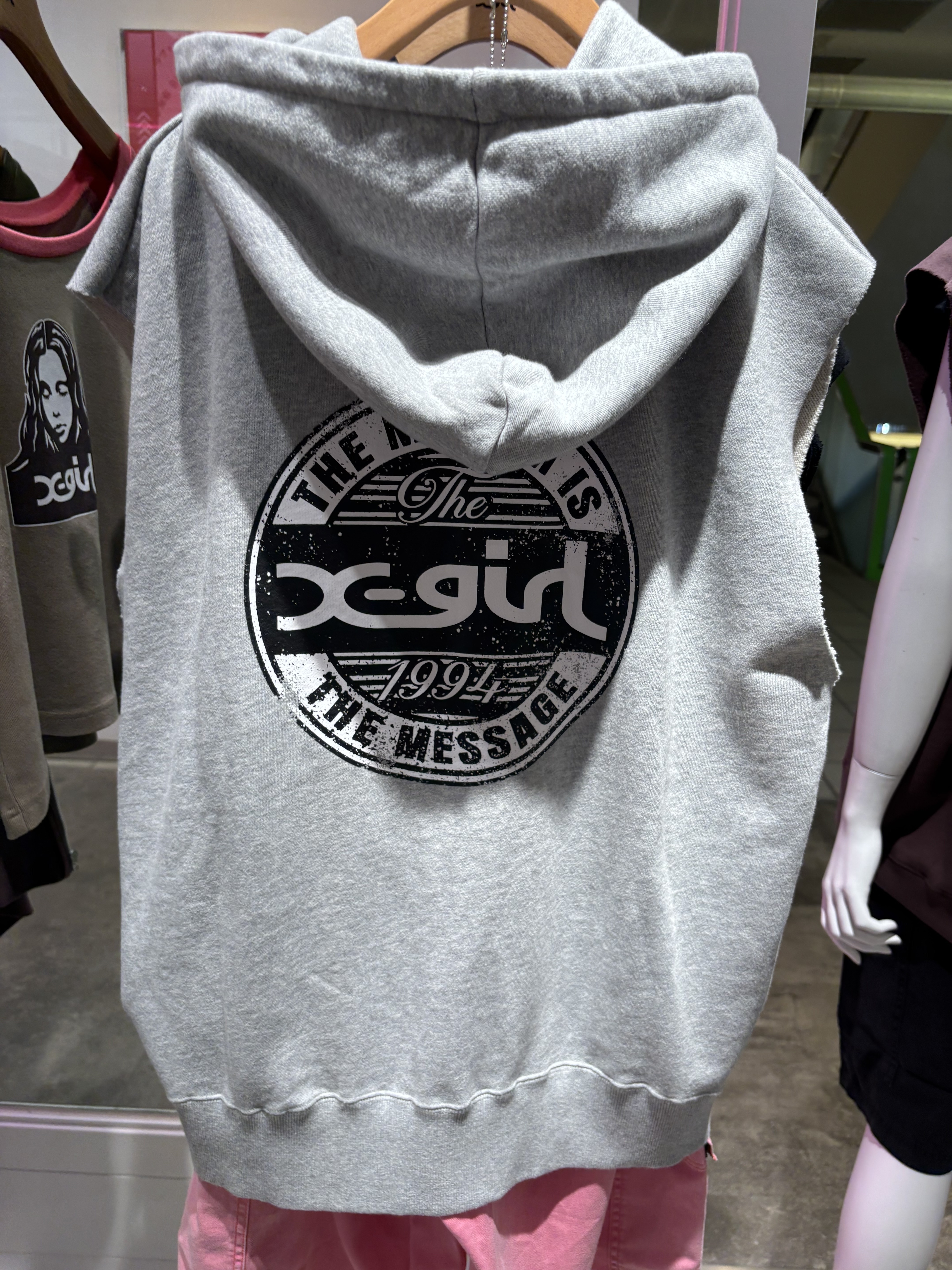 X-girl -DISTRESSED CIRCLE LOGO ZIP UP SWEAT VEST