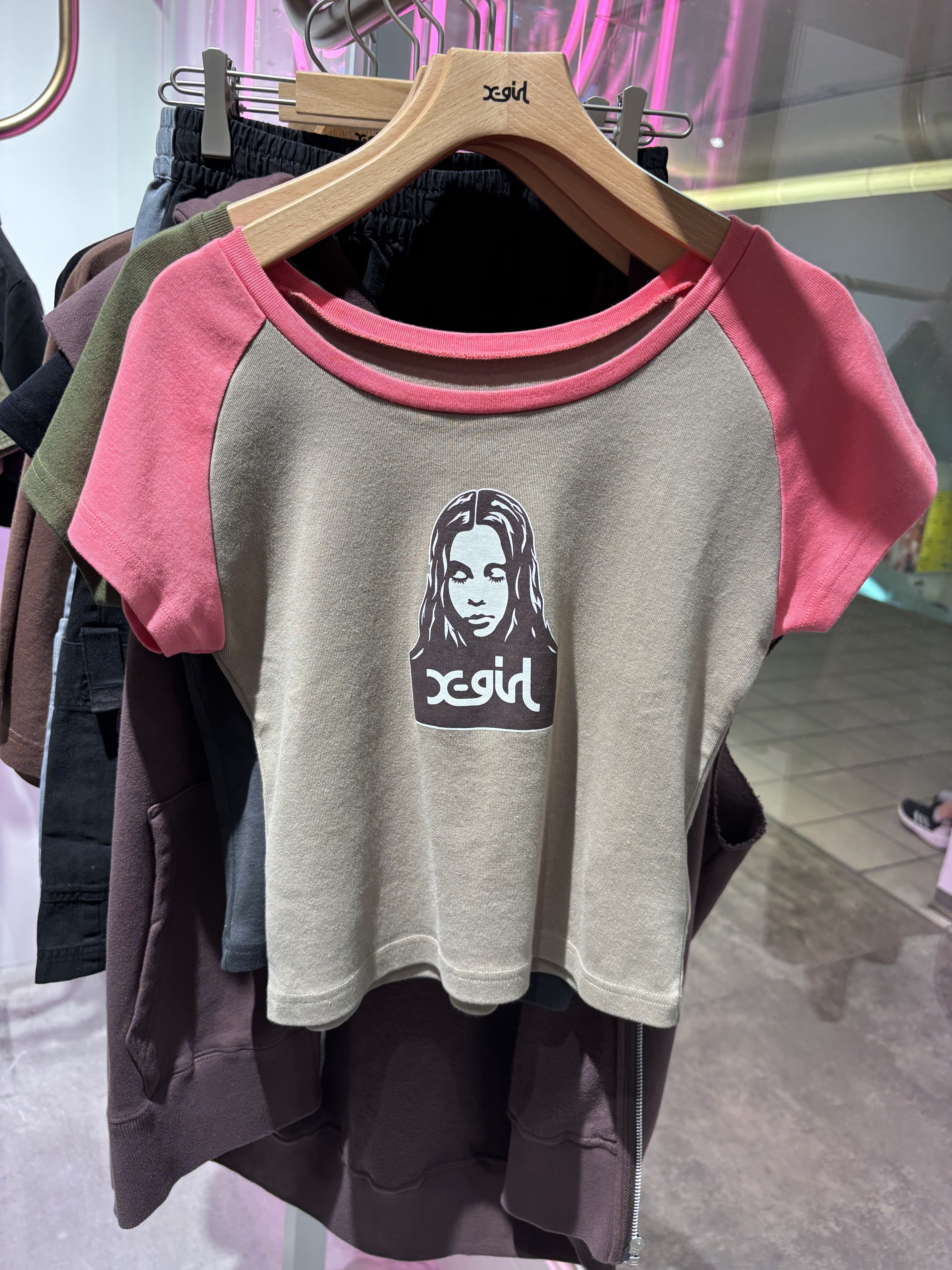 X-girl FACE RAGLAN S/S BABY TEE