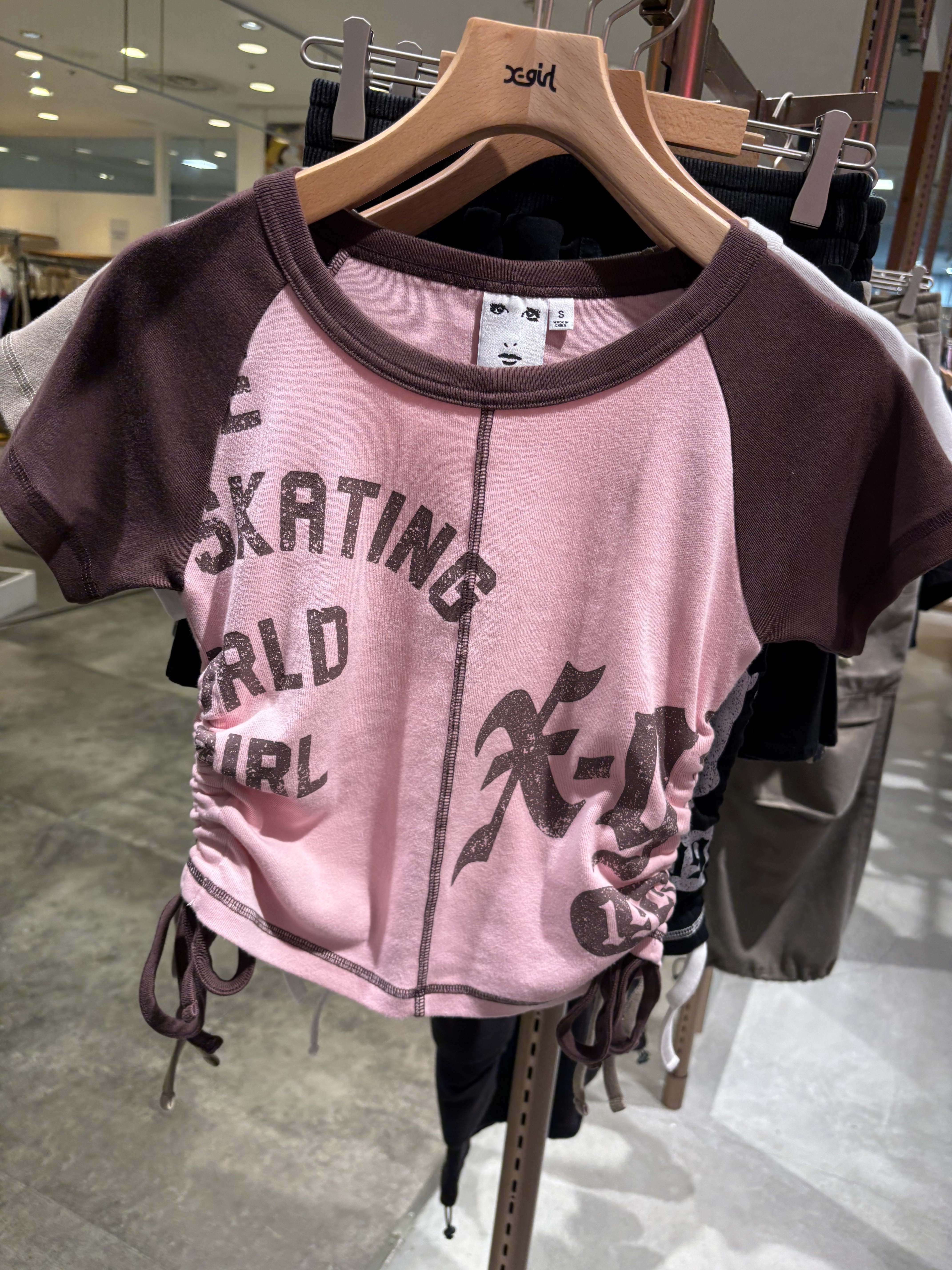 X-girl PANELED GRAPHIC RAGLAN BABY TEE