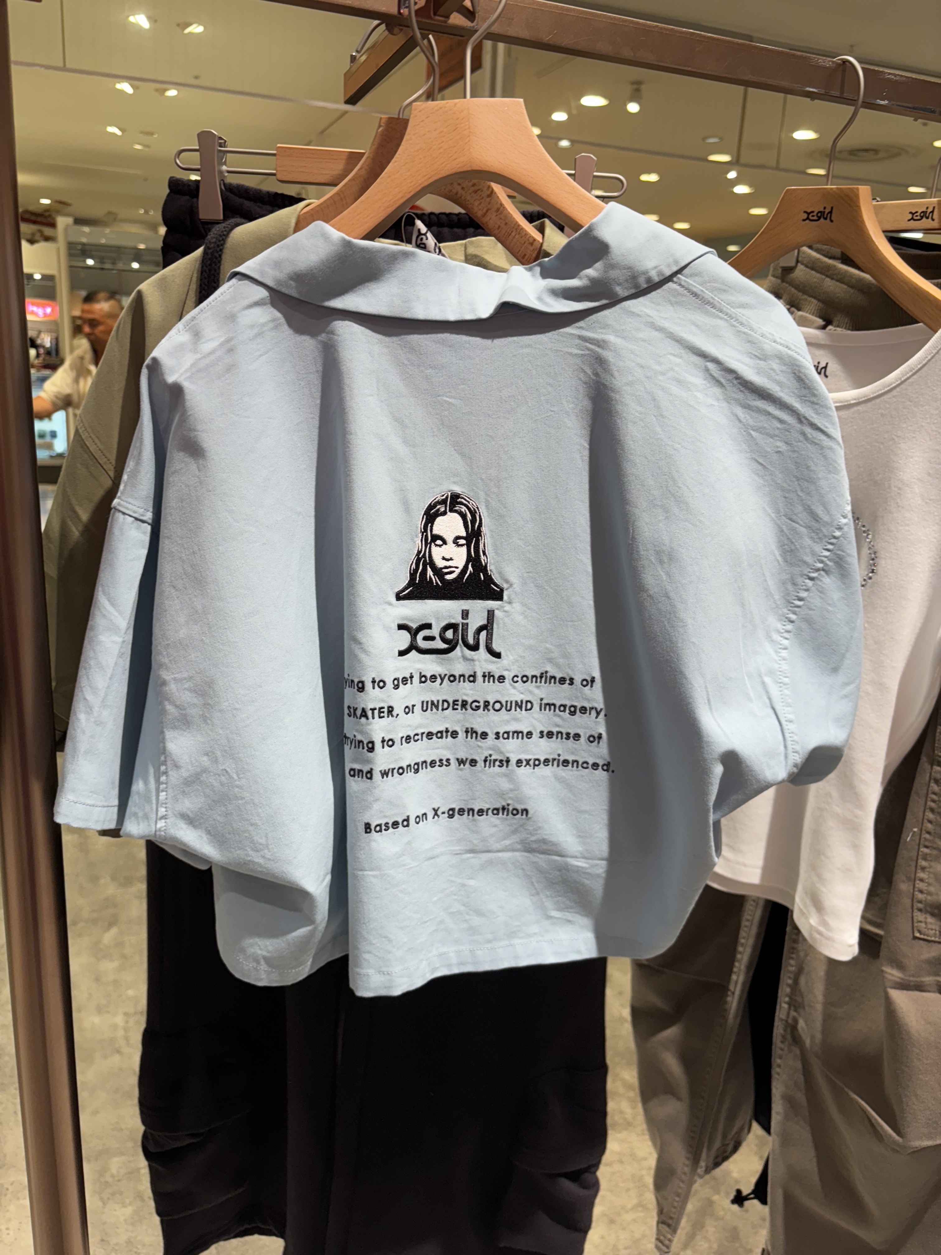 X-girl FACE OPEN COLLAR CROPPED SHIRT