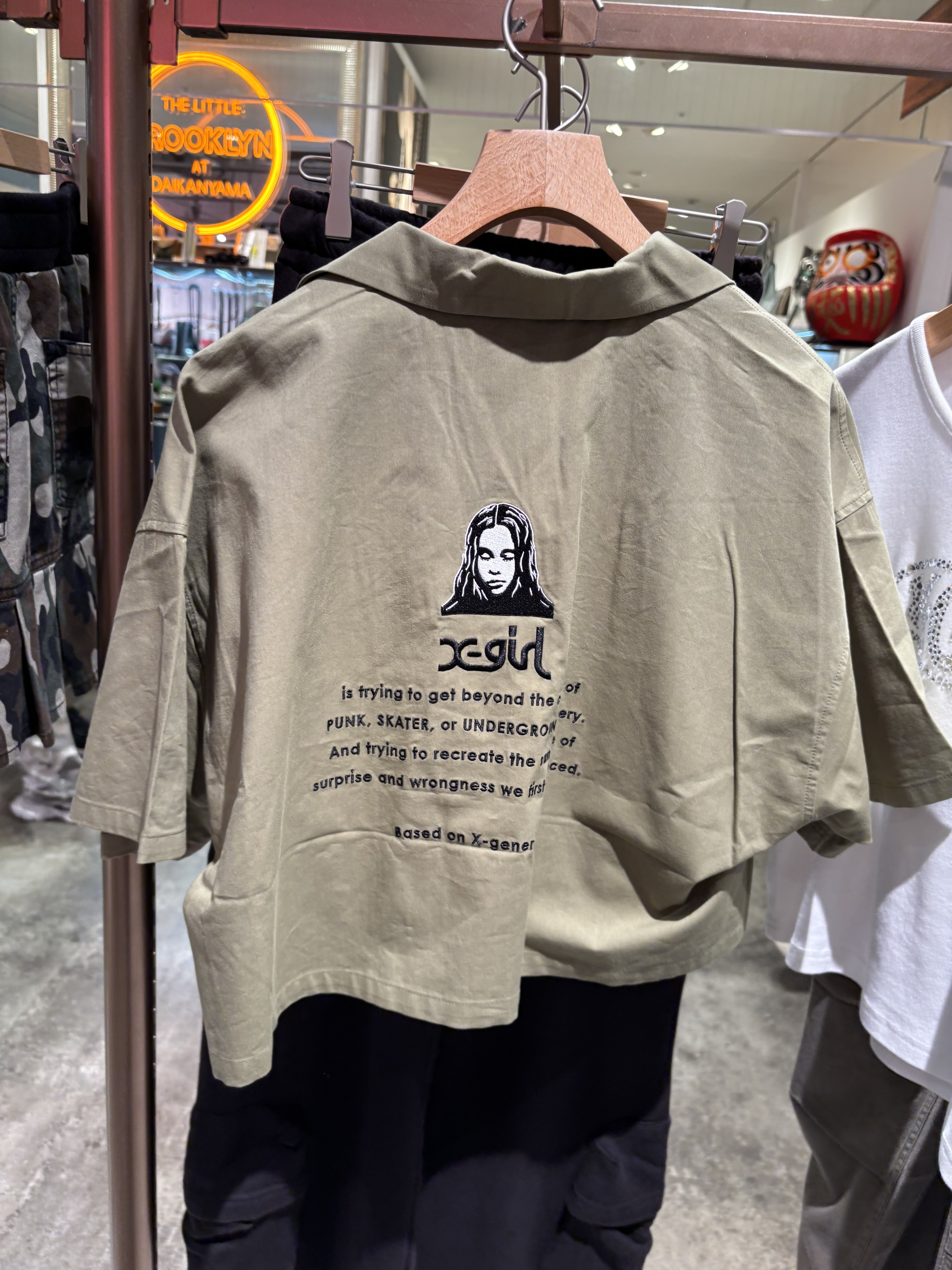 X-girl FACE OPEN COLLAR CROPPED SHIRT