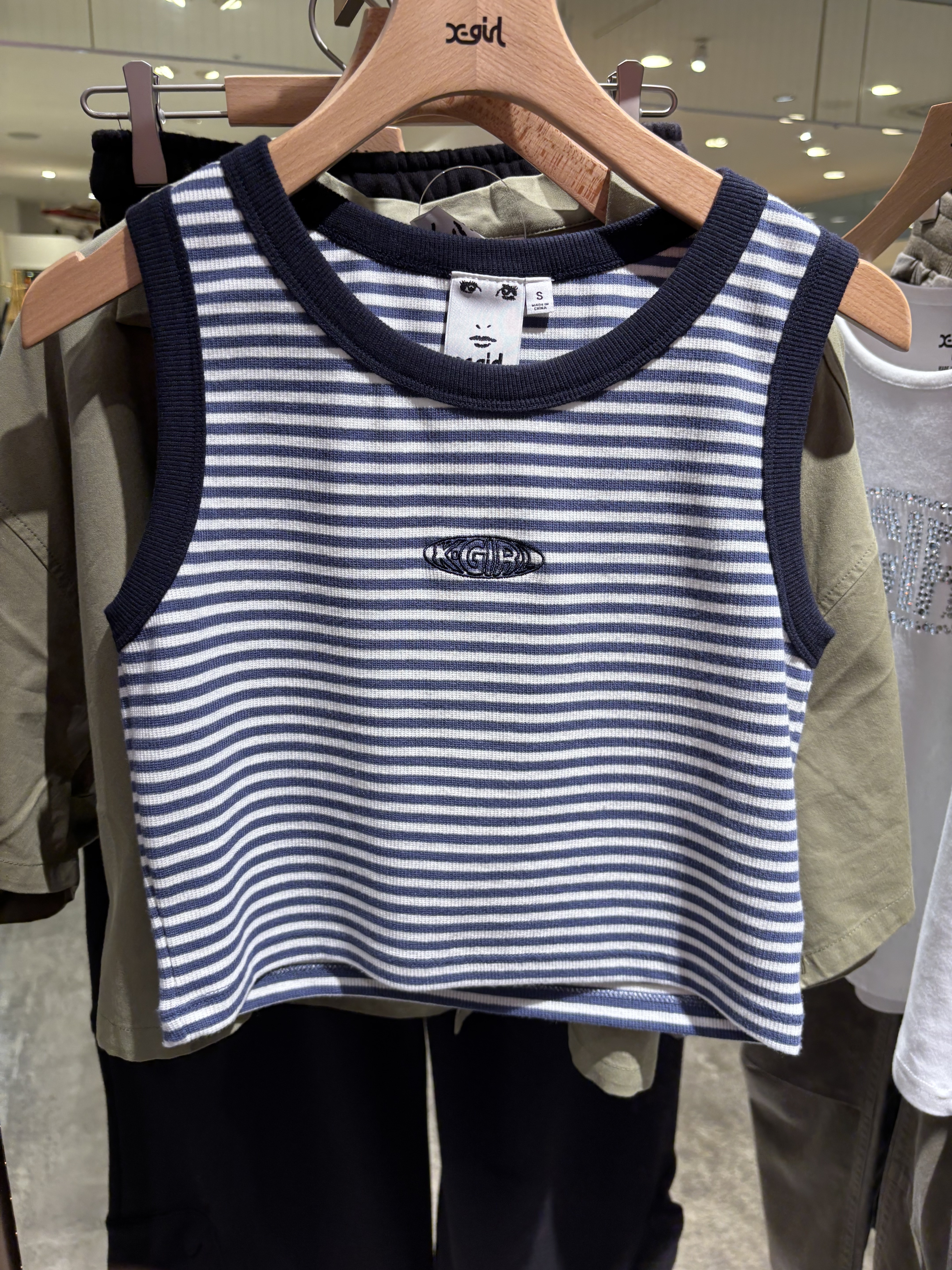 X-girl OUTLINE OVAL LOGO TANK TOP