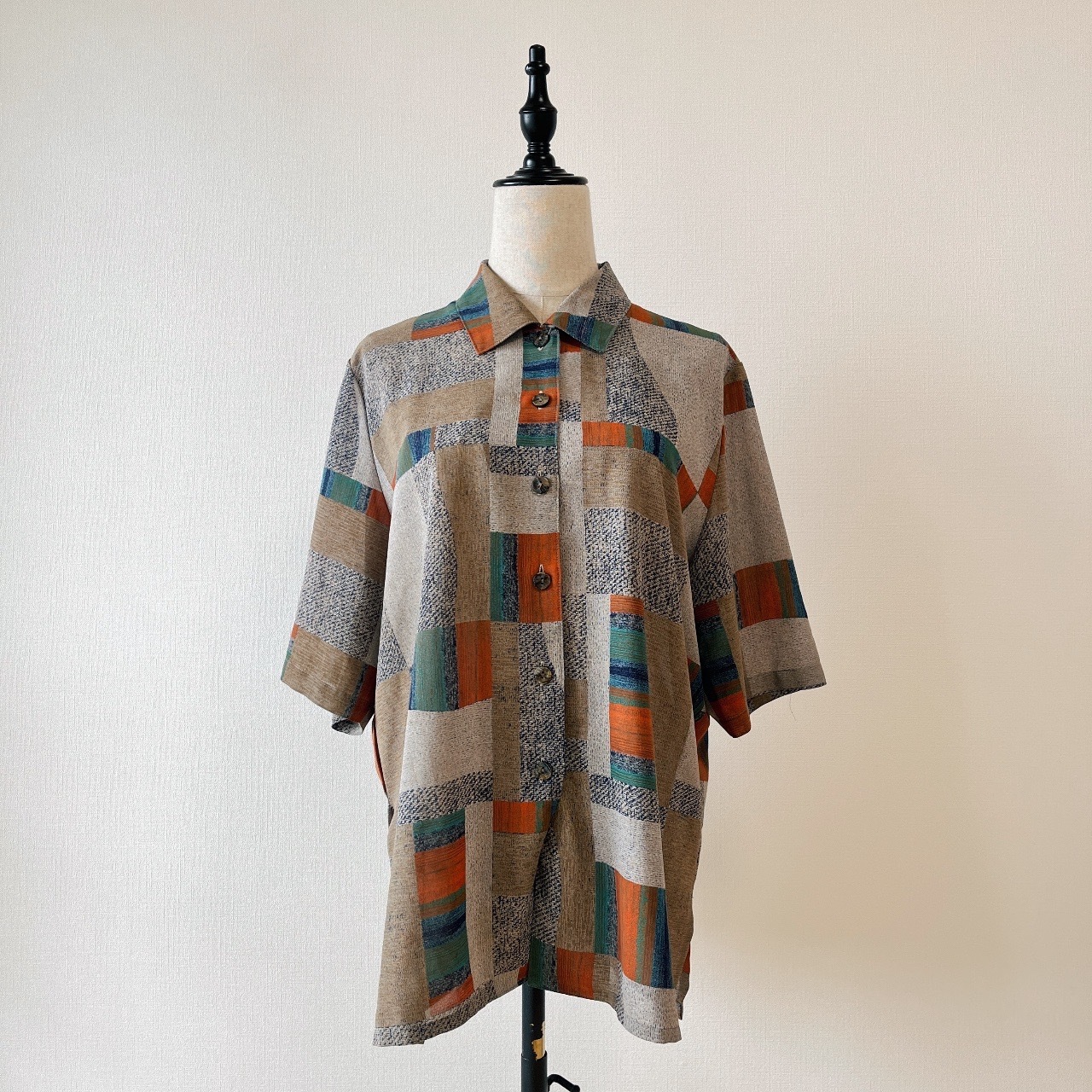 灰色系拼布風格古著上衣