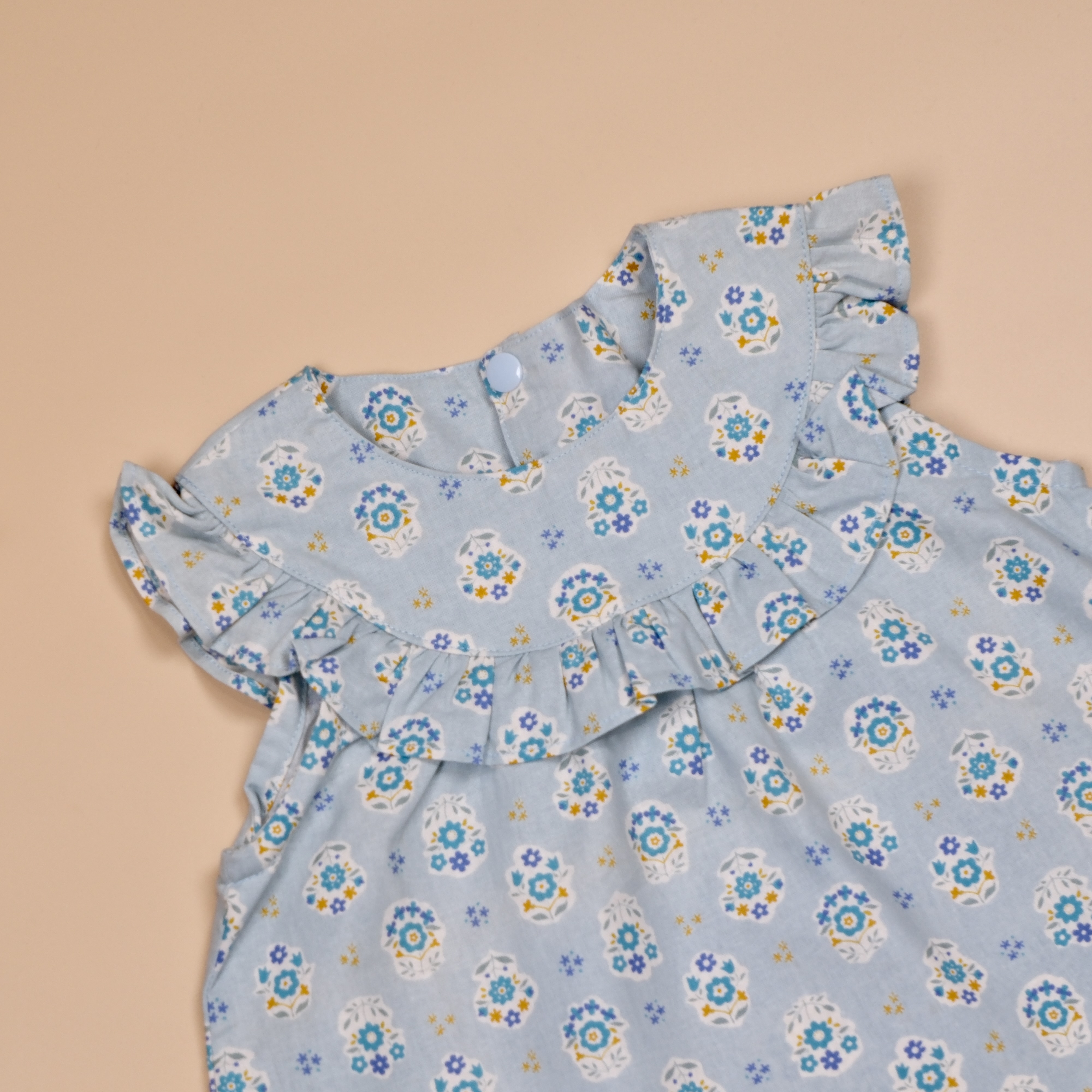 天空藍花園 ❉ 手作女童圓領荷葉邊無袖上衣