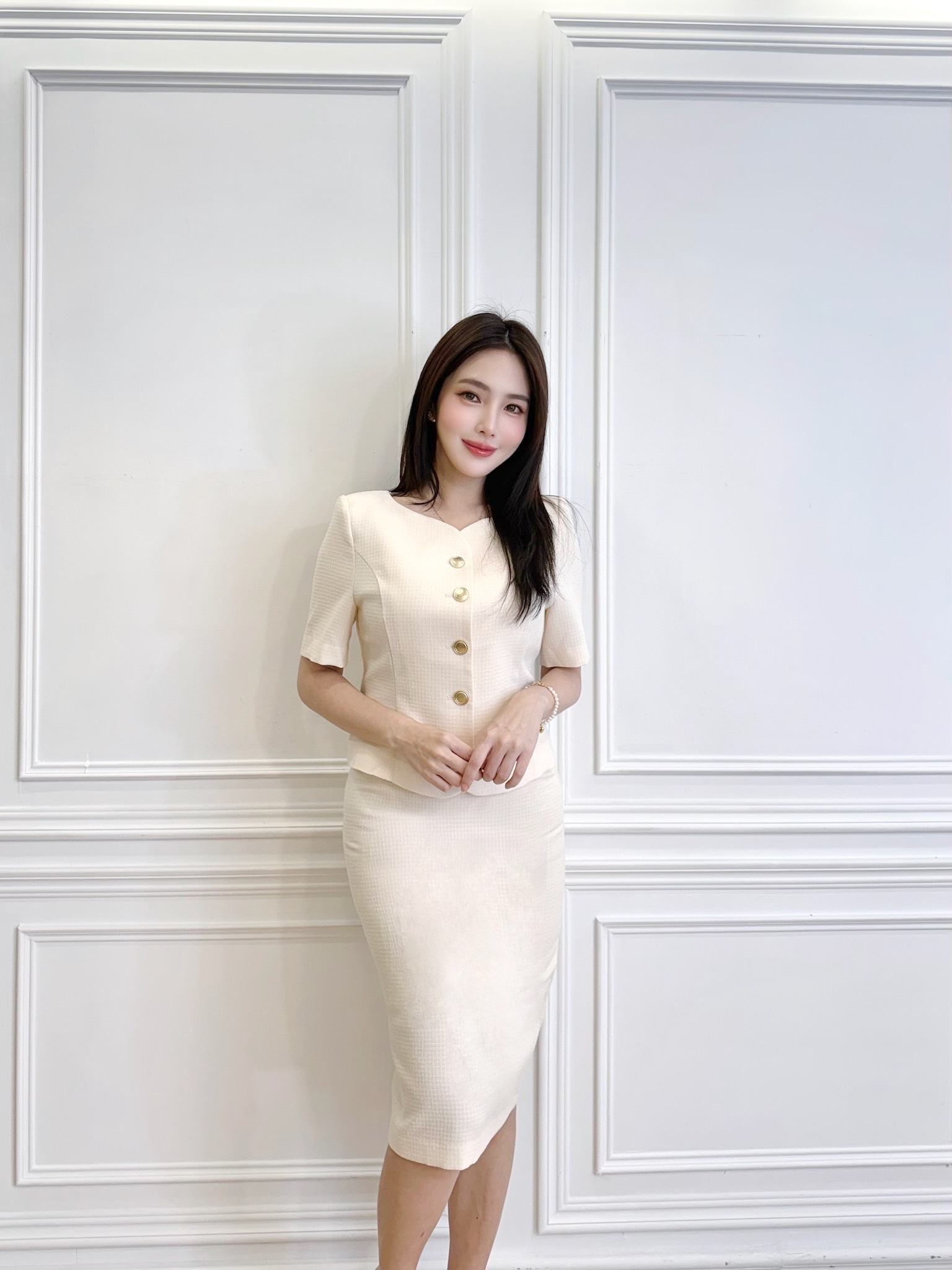 優雅金釦窄裙套裝