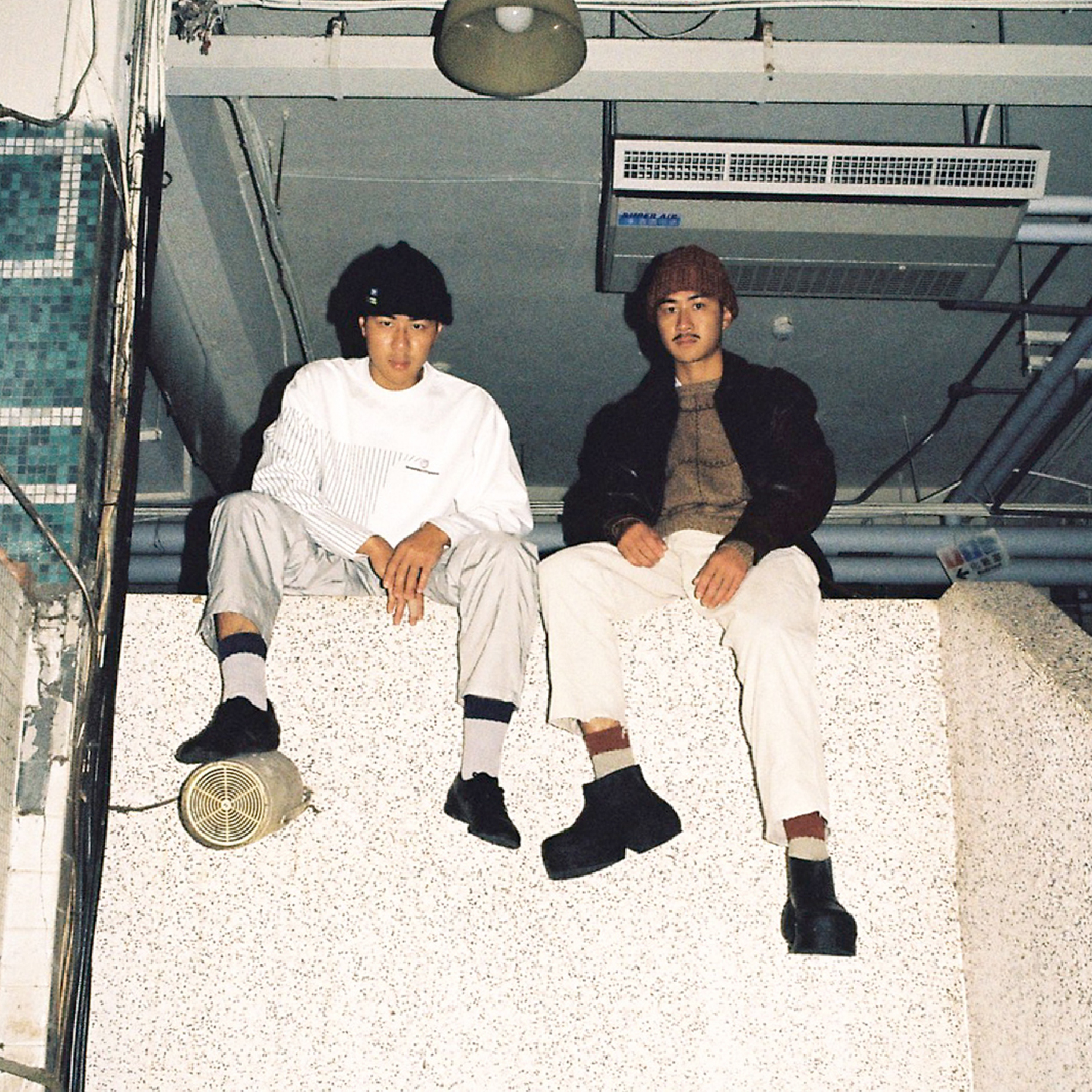 nozzle quiz 後研設計 / Essential O'Skool 中高筒休閒襪