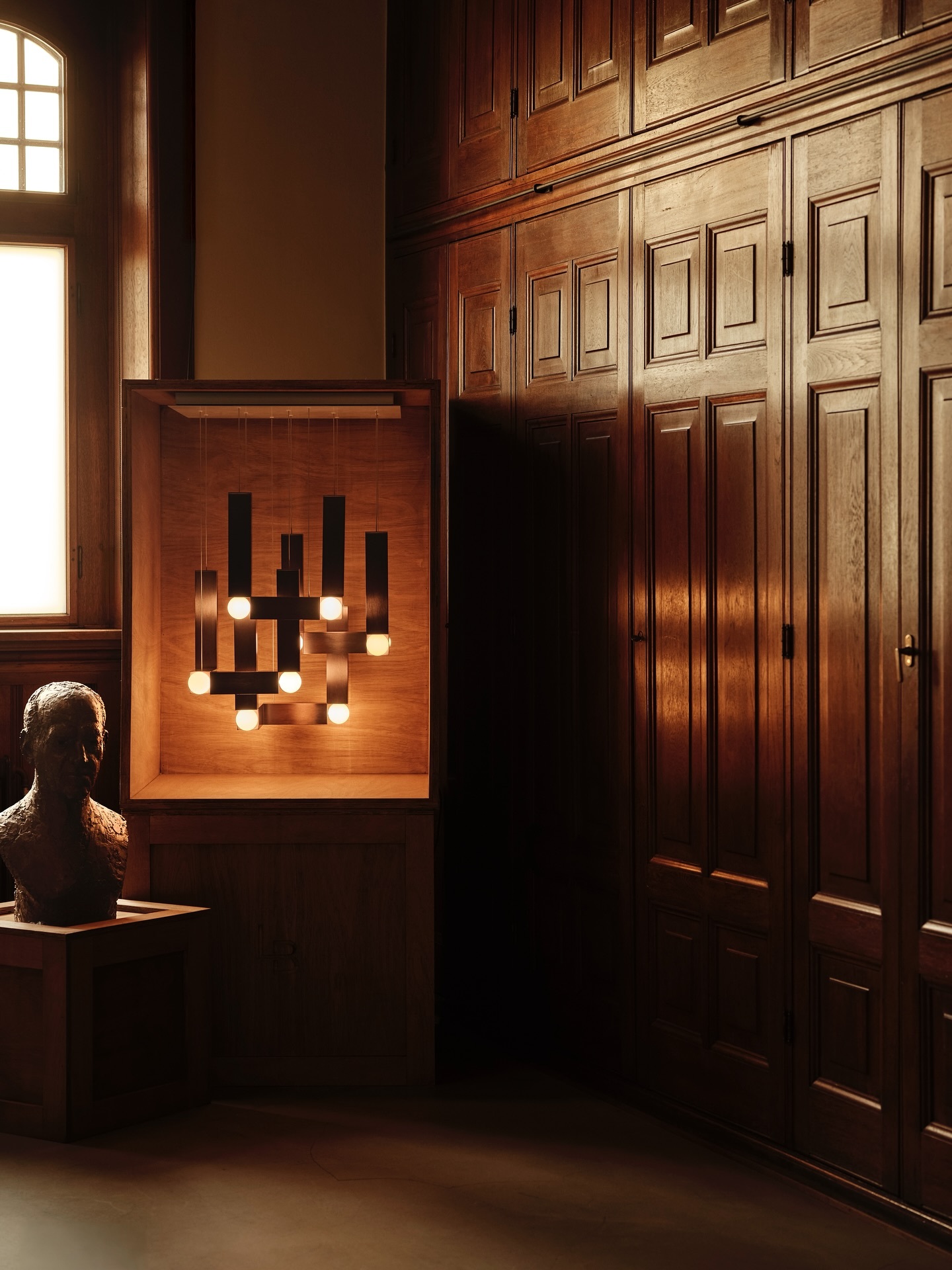 英國設計師 Lee Broom 首度參與丹麥 3daysofdesign 在歷史建築呈現 Asia House 回顧展《From Here Now》  以及可攜式燈具「Chant」全球首度發表