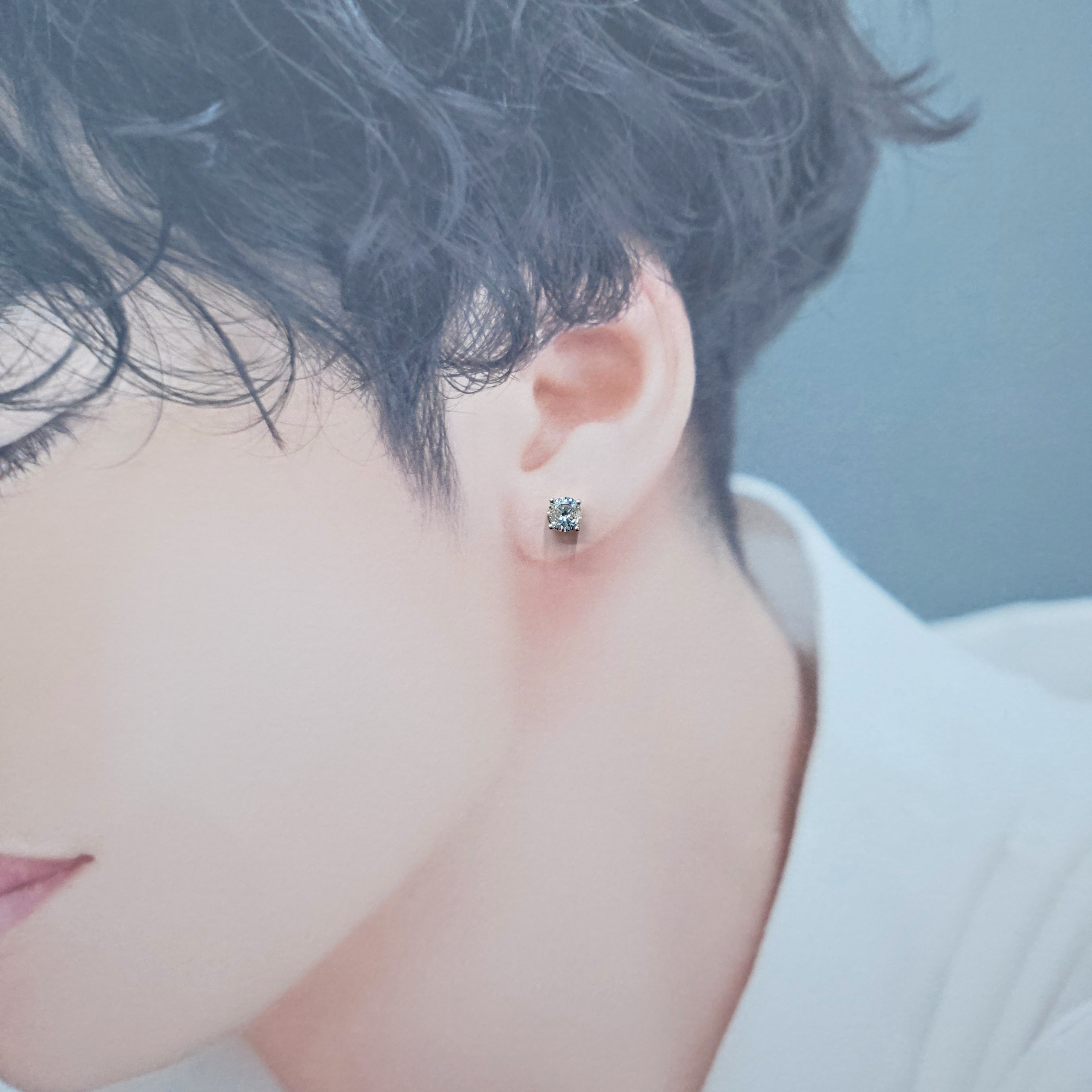 18K White Gold 0.66ct Silver Grey Diamond Single Earring