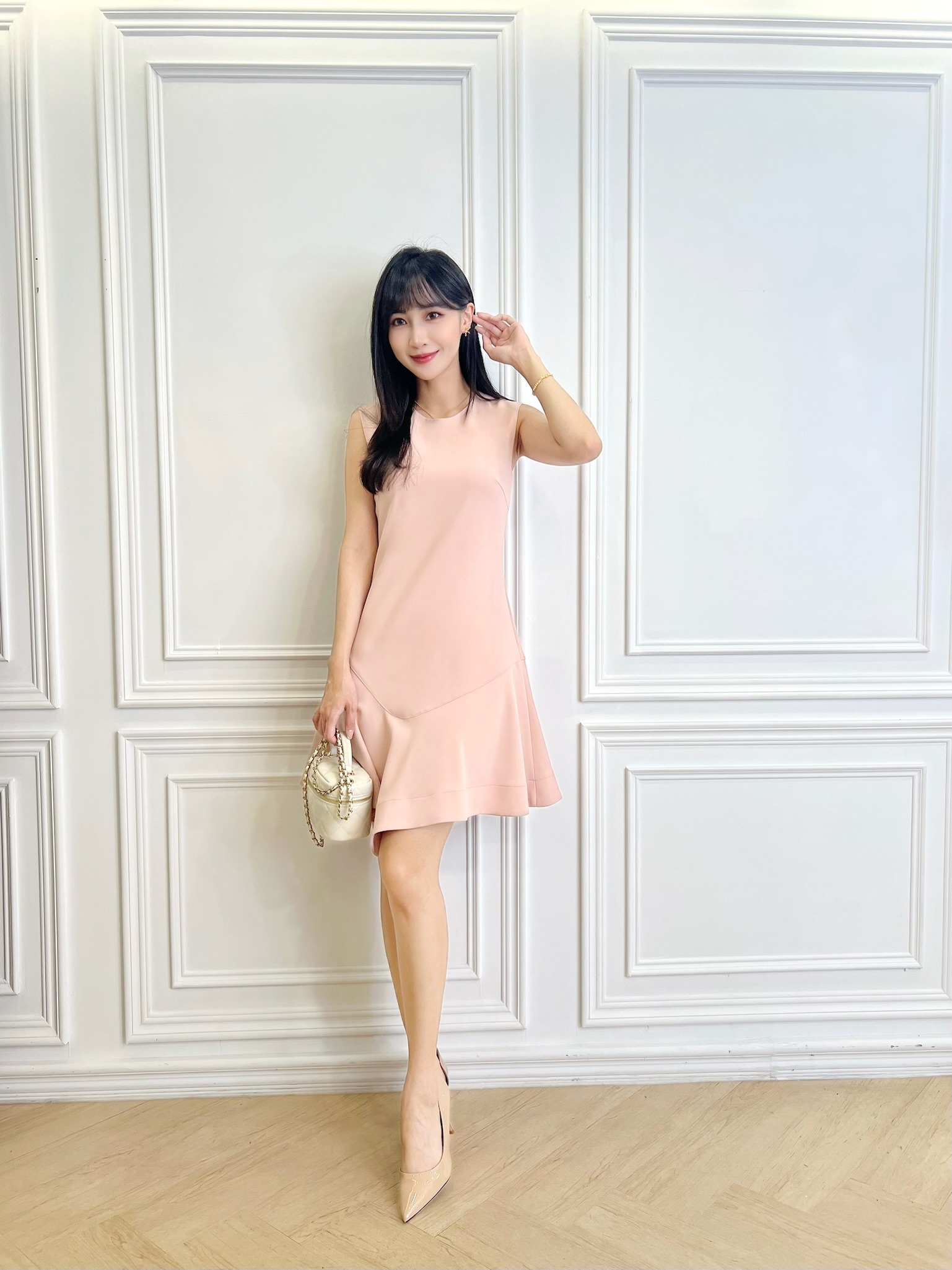 後挖背荷葉擺背心短洋