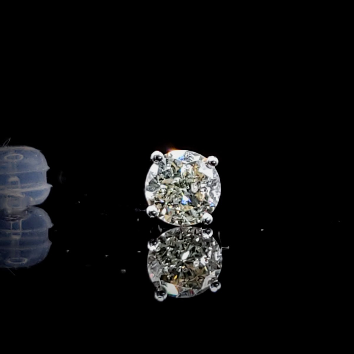 18K White Gold 0.60ct Diamond Single Earring