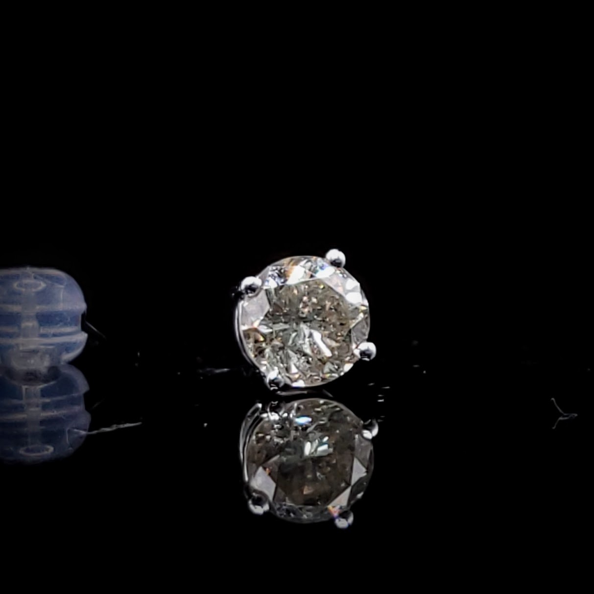 18K White Gold 1.04ct Silver Grey Diamond Single Earring