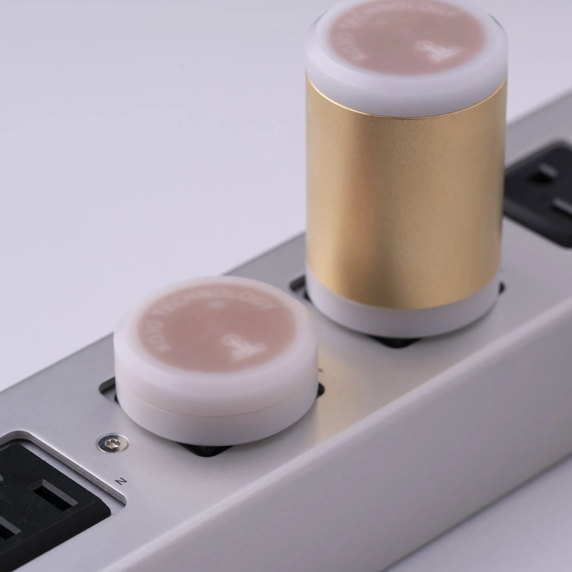 KOJO Technology Crystal Eop-G 電源插頭型地盒 [美式]