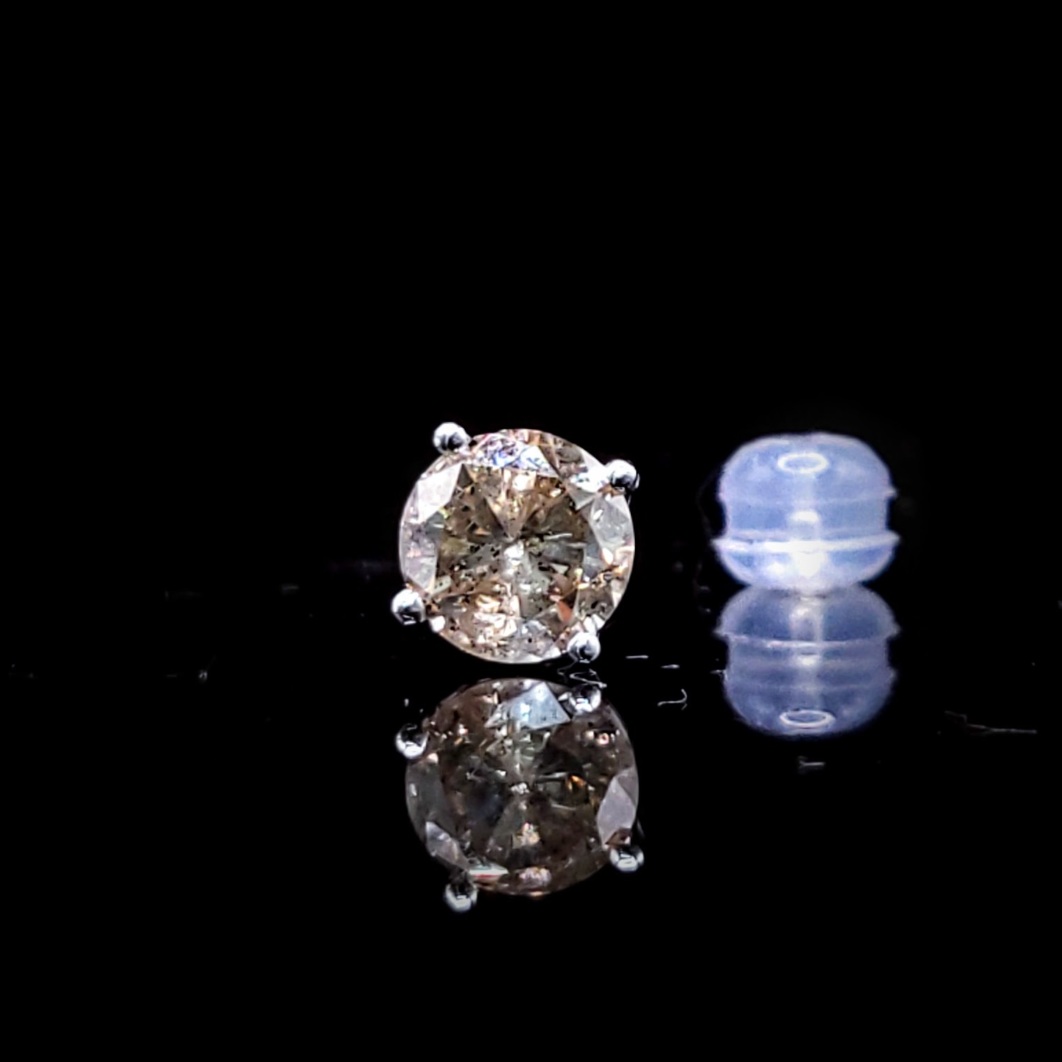 18K White Gold 0.81ct Silver Grey Diamond Single Earring