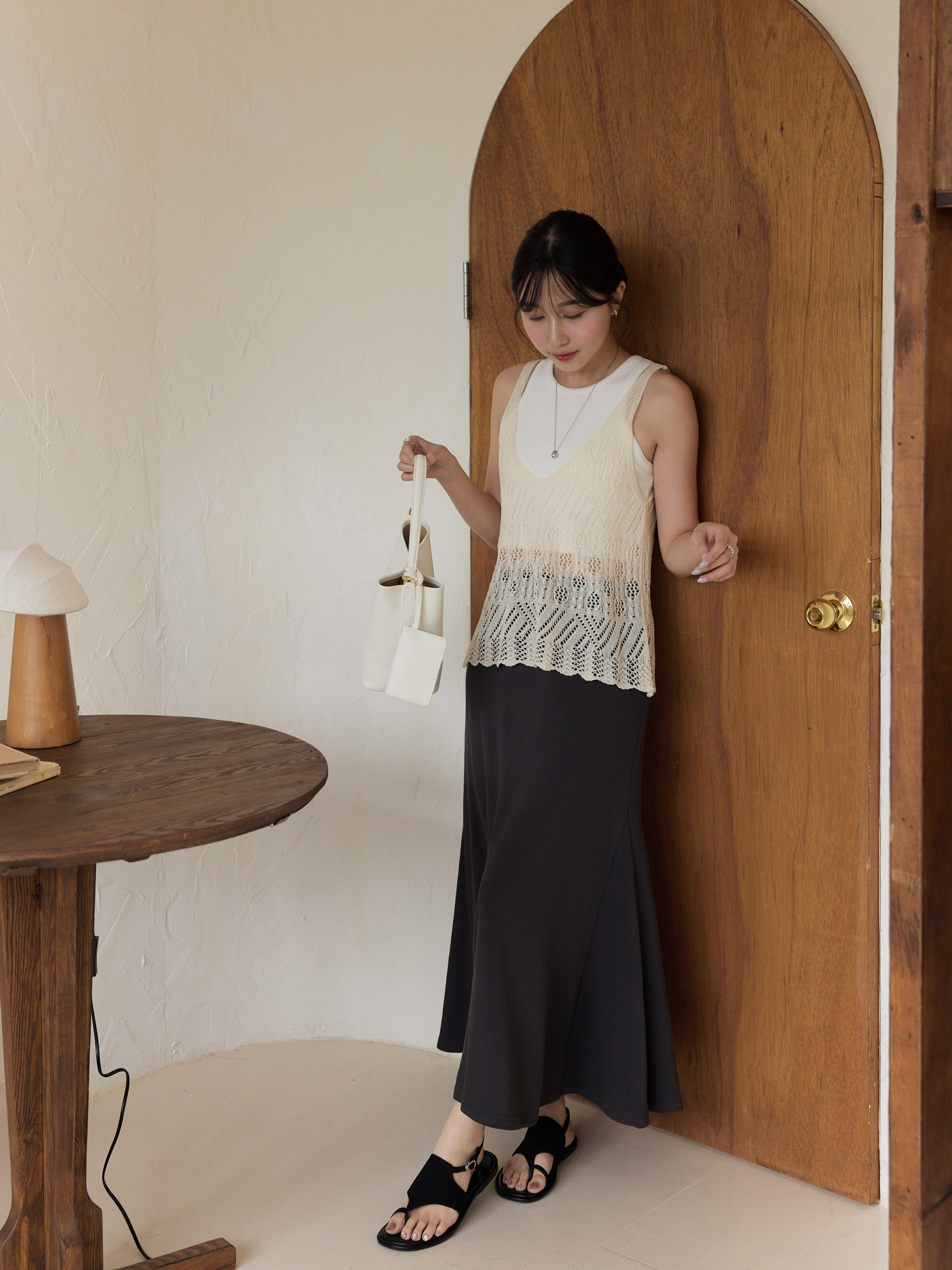 鏤空蕾絲織紋背心