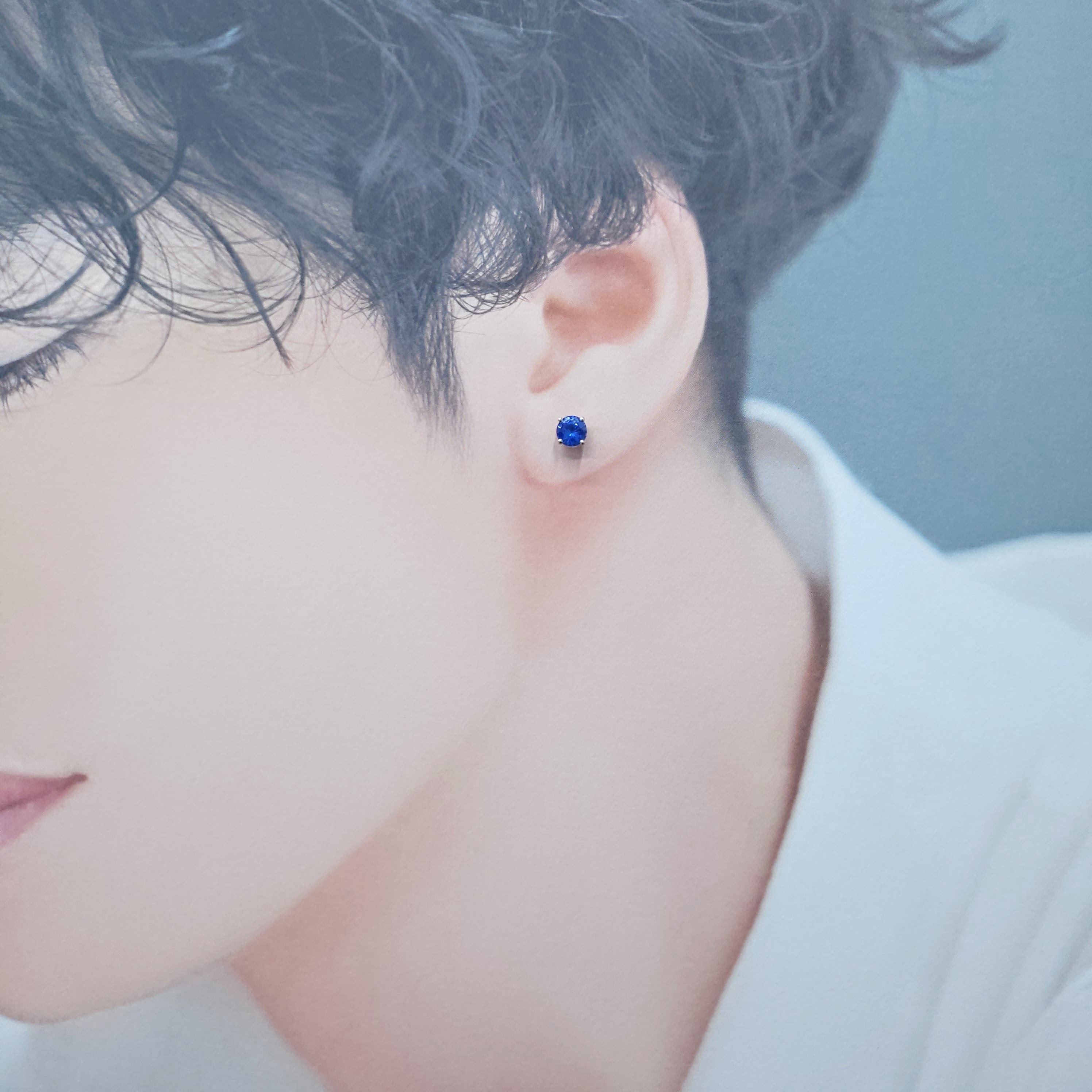 18K White Gold 0.64ct Sapphire Single Earring