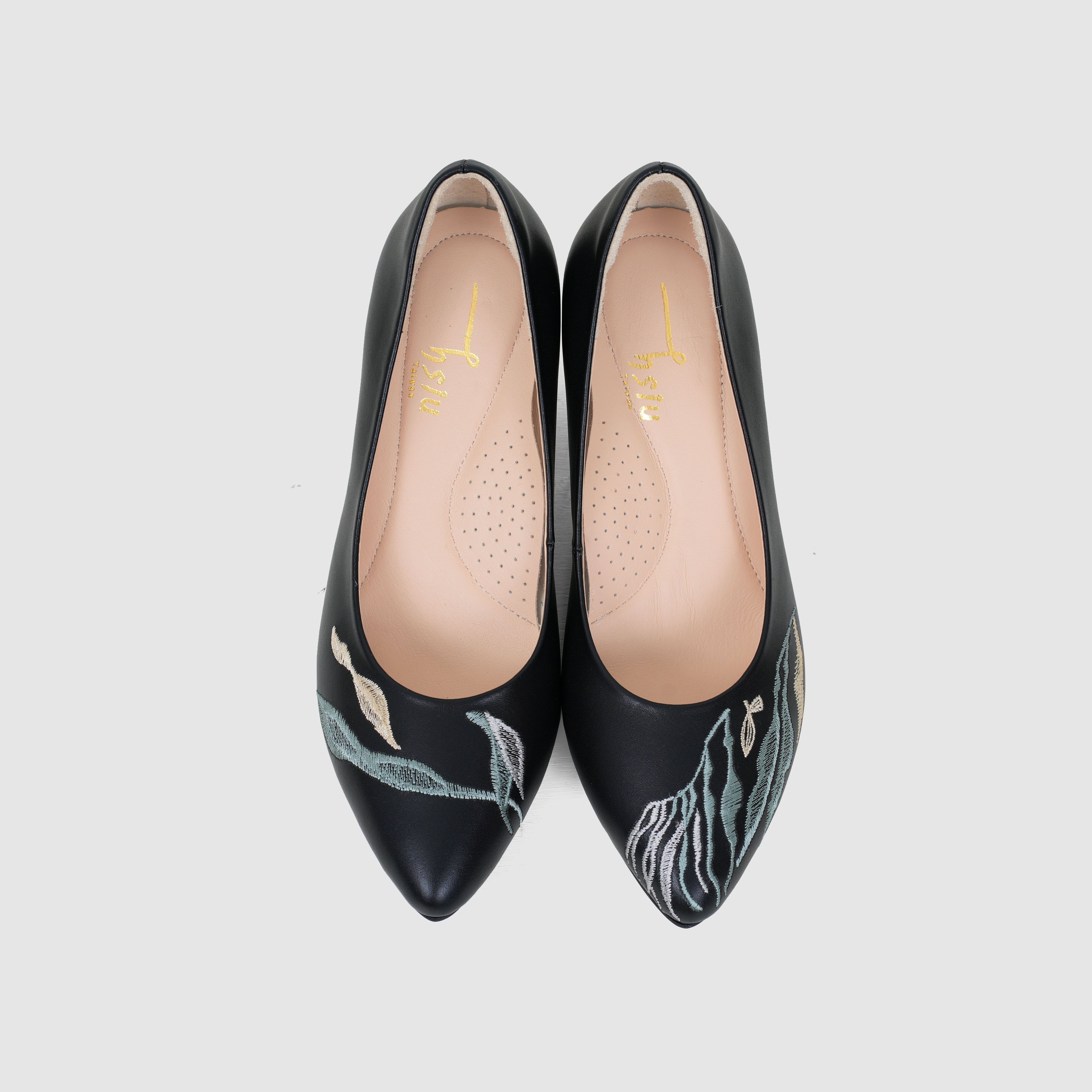 刺繡尖頭跟鞋｜珊瑚海 (黑)