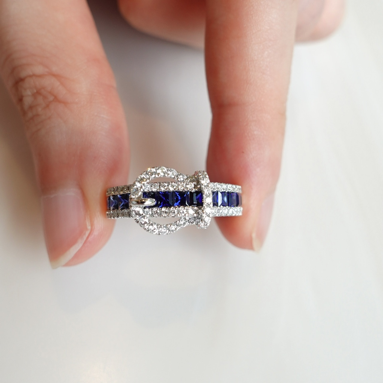 18K金藍寶石鑽石立體排戒 -  公主方無縫鑲嵌