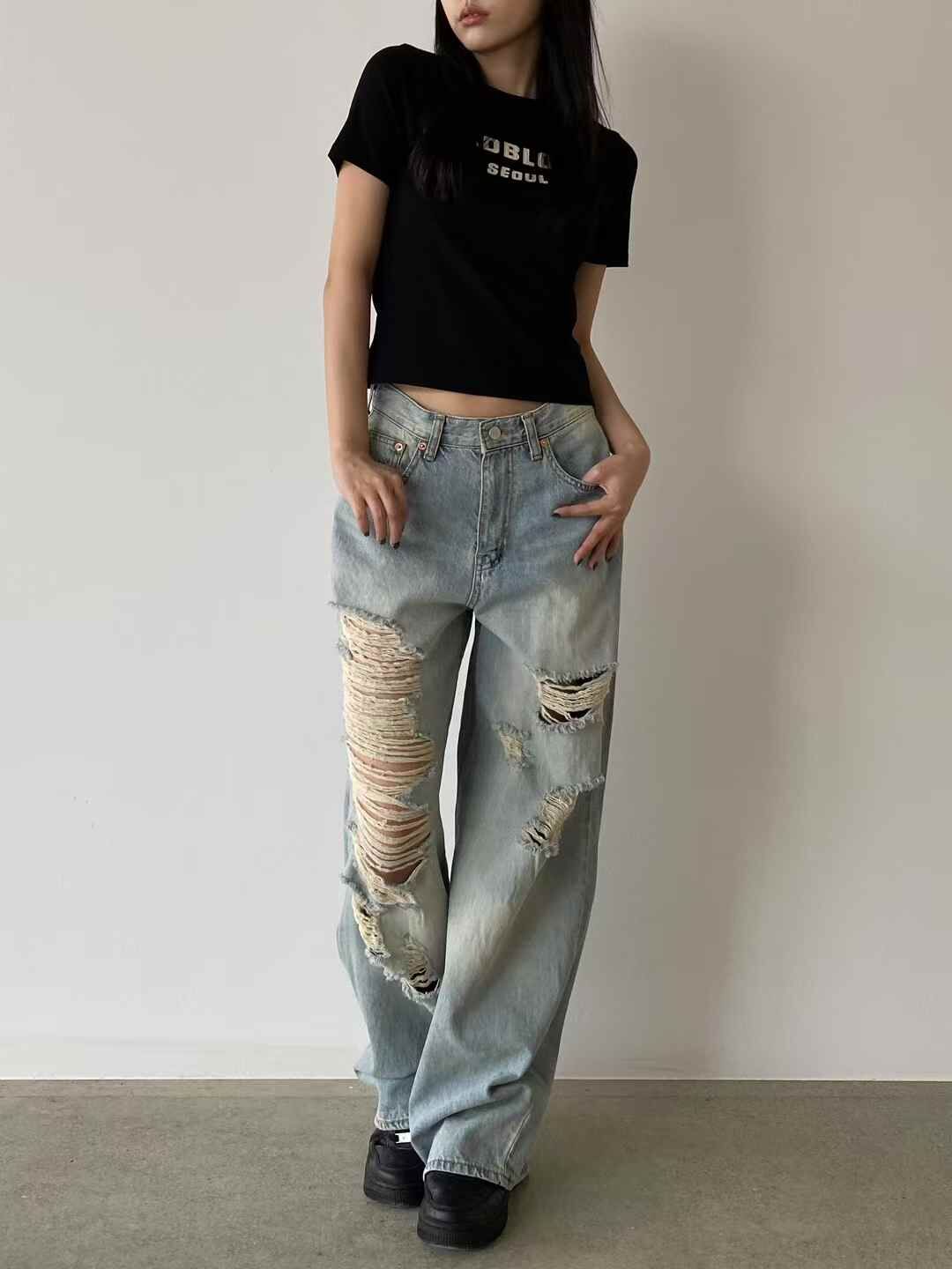 #B003 洗水破洞寬鬆牛仔褲